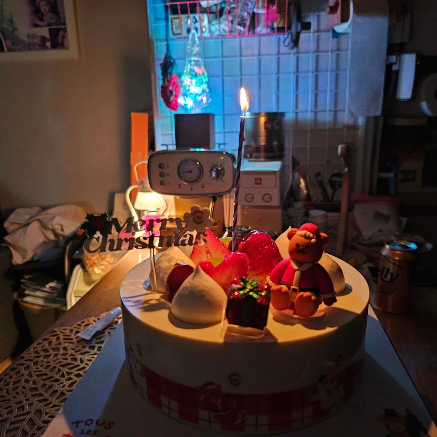 조촐히 절친부부와 보낸 크리스마스 파티.
닷사이23과 글렌피딕 한병씩 사라지는데 걸리는 시간은 단 3시간 ㅎㅎ

2024년에는 더 건강해서 더 많이 마시게 해 주세요~~
.
.#크리스마스파티
#크리스마스이브
#닷사이23  #글렌피딕 #편백찜 #운동인플루언서 #캠핑스타그램 #캠핑그램 #감성캠핑 #캠크닉 #차크닉 #피크닉 #캠퍼 #camper #感性キャンプ #like4like #캠퍼이오 #캠핑블로거 #campinggear #camper #camping #주정뱅이들 #부부캠퍼 #크리스마스 #화이트크리스마스