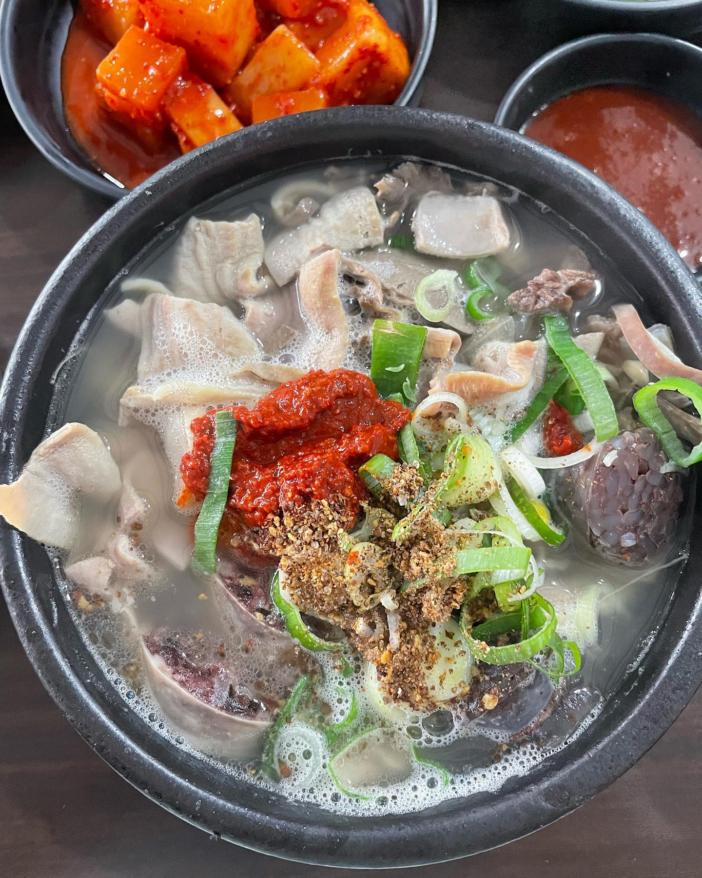 광주찐맛집 발견했어요!
9,000원 국밥 맞냐구요~👍🏻
#금동봉자순대국밥#내돈내산
