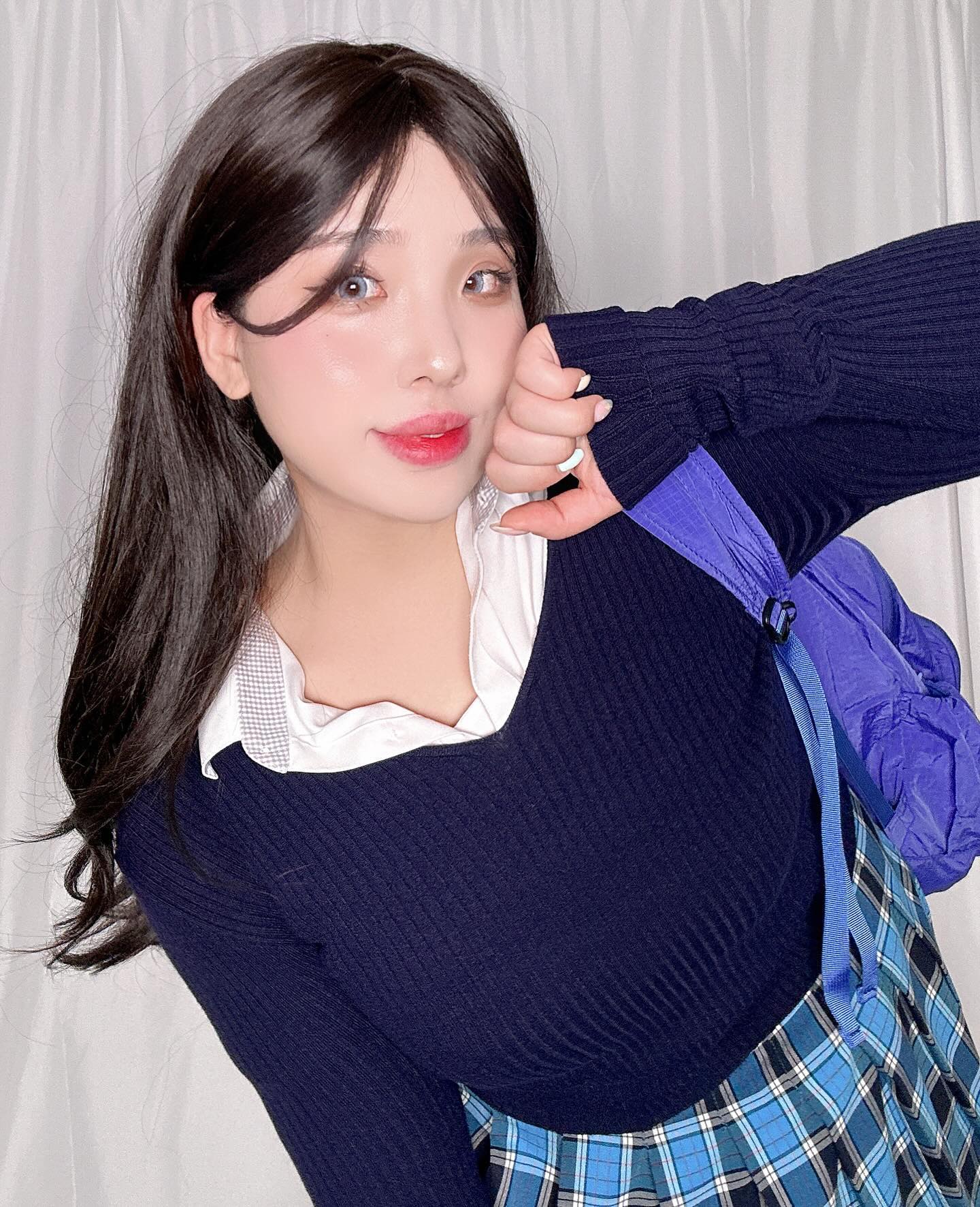 사실 촬영은 아주 오래전에 했는데 아직도 날씨가 너무 더워 이제야 업데이트 하게된 니트랍니다…🥺
단독으로도, 레이어드 상품으로도 만족될 니트라 빨리 선보이고 싶었는데🥺🥺🥺 왜 아직도 더운거야〰️〰️
구래도 선선해지면 두루두루 활용 가능할거예요✨