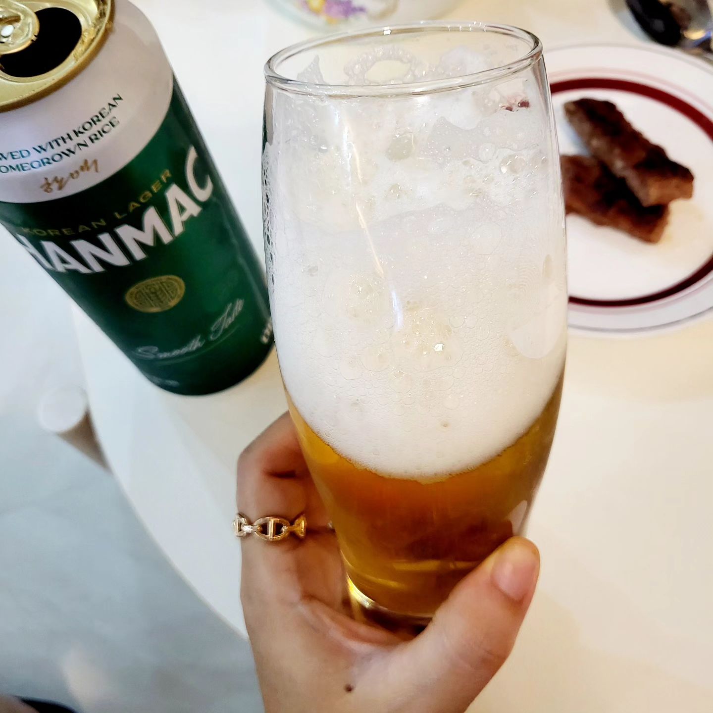#광고 
명절 전 #이마트 에서 장보고 
#한맥 도 두팩 구매!
한맥 처음 마셔보는데 
거품이 완전 풍성하네~~!! 

#한맥 #환상거품 #인플라이트
inflca   hanmac_official 

*경고: 지나친 음주는 뇌졸중/기억력 손상이나 치매를 유발합니다.
임신 중 음주는 기형아 출생 위험을 높입니다. 제조사/판매사: 오비맥주