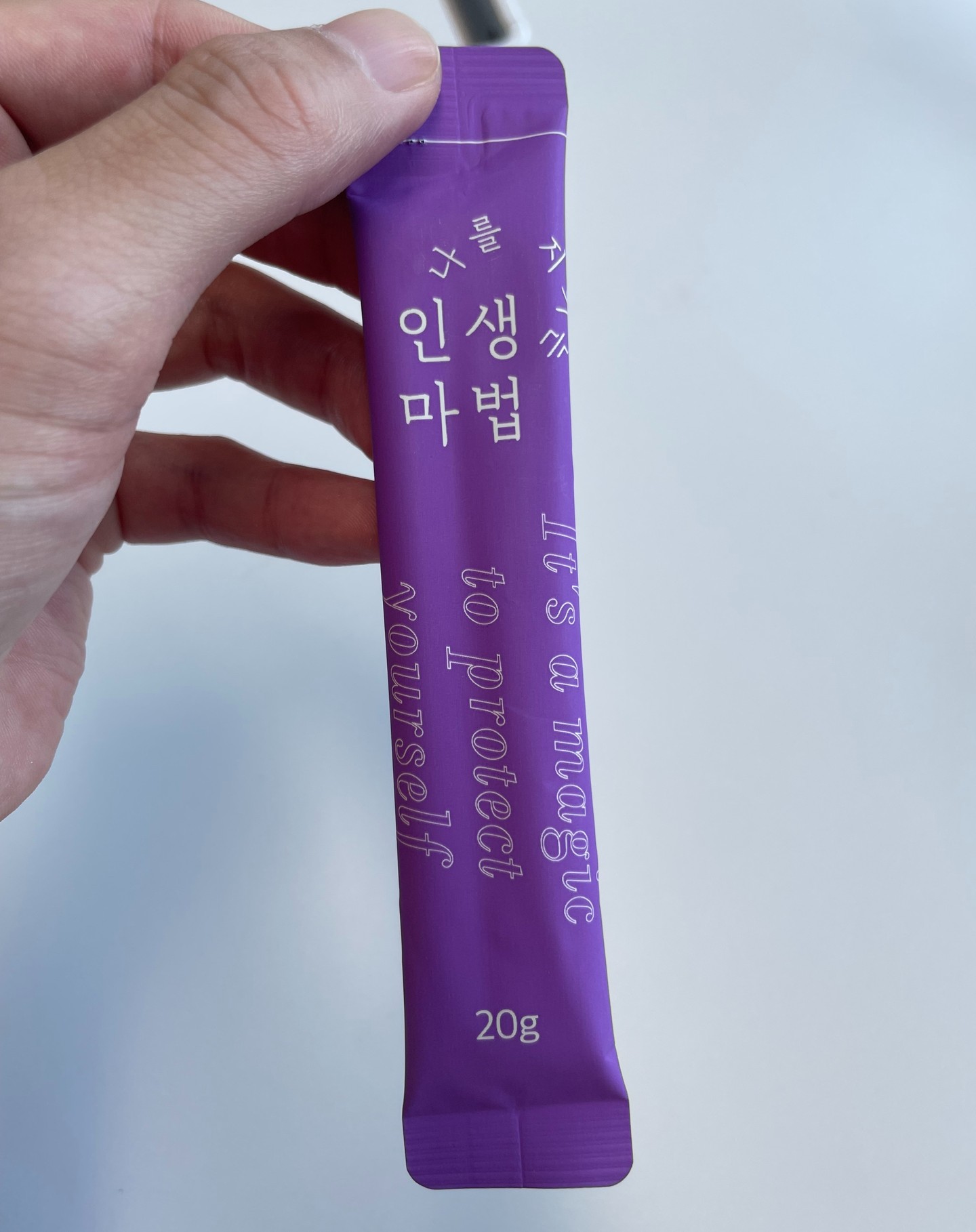 식감과 향이 살아있는 인삼과 생강, 마,
 비타민C, 계피, 꿀, 프락토올리고당을 
첨가하여 제조한 건강음료를 소개할게요💜

ψ(｀∇´)ψ잔뿌리까지 통째로 갈아넣은 충청남도 금산 인삼
100%물한방울 넣지않은 생강착즙액으로 만들어진 제품이에요!

 따뜻한물에 차로, 우유와함께 쉐이크로, 탄산수와 에이드로, 
모닝빵에 발라서, 요거트와 함께, 먹어두 되고 다양한 식용법이
있어서 언제 어디서 먹어도 질리지 않아요 :)

휴대와 섭취가 간편한 스틱타입으로 가방에서
 꺼내 언제 어디서나 손쉽게 복용 가능해서
 자주 손이 가는 제품이에요φ(゜▽゜*)♪

경방신약은 HACCP 인증 안전관리 시설에서 
체계적이고 엄격한 위생관리로 생산하여, 
안심하고 드셔도 됩니다.

본사 공식판매처 https://smartstore.naver.com/kyungbangnature/ (본사출고 정품)