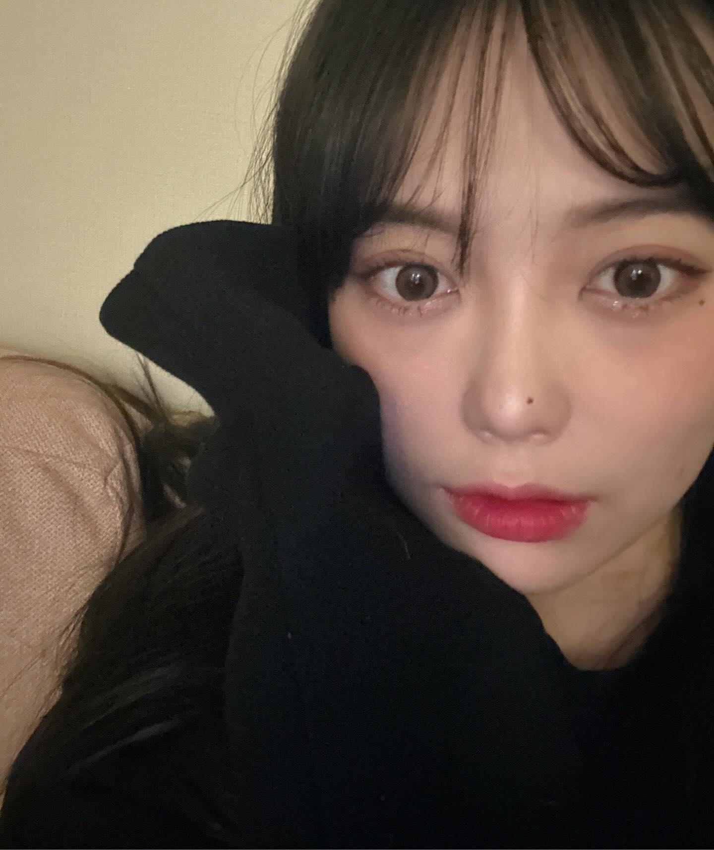 뒤로 넘기면 큰게온다
산사미는 밥도 안먹궁,,,,간식만 찾궁,,,,,🫥
간만에 셀카 찍었는데 렌즈 너무 자연스럽고 농협은행 👨‍❤️‍💋‍👨
원데이라 눈에 부담도 없다구용-!
• 퓨어링 1day 초코 (직경 13.0)
• 실리콘하이드로겔 소재
• 근본색상의 톤업렌즈로 데일리로 추천🩷

#협찬 davichlens 
#다비치렌즈 #컬러렌즈 #퓨어링 #원데이렌즈 #컬러렌즈추천 #이벤트 #서포터즈_라이트2기 #마이라이트