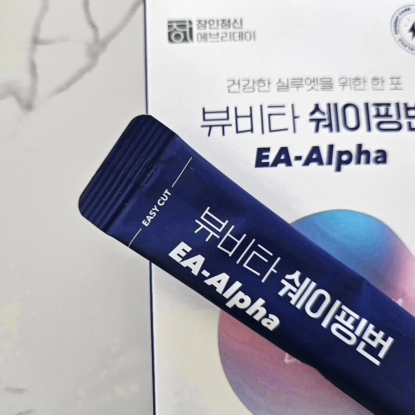 #협찬 janginjungsin_official

EA-Alpha 는 나사에서 우주인들이
근육이 빠지는것을 방지하기 위해 개발된
미국 FDA승인을 받은 건강한 제품!

하루한포로 뷰티와 건강을 한번에👍👍

#장인정신에브리데이 #장인정신뷰비타 #뷰비타쉐이핑번 #eaalpha #필수아미노산 #단백질보충제추천 #마시는단백질 #아미노산보충제 #운동부스터 #운동후단백질