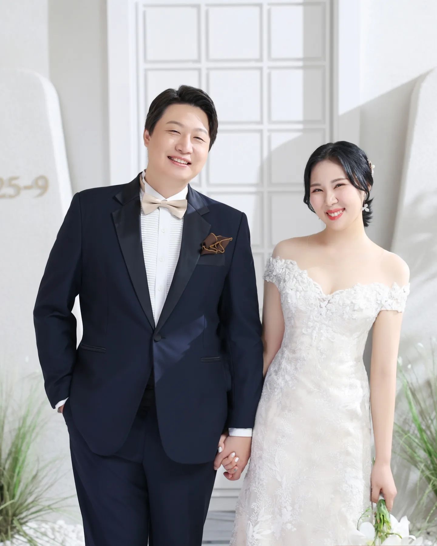 결혼 웨딩식5월14일 11시💍
#❤️

#웨딩 #웨딩드레스#웨딩촬영 #결혼#결혼준비

사진이 드디어 나왔어요~~❤️
모바일 청첩장은 내일이나 될것같네요~
곧 다 만나러 갑니다 ㅎㅎ
ggusr1234