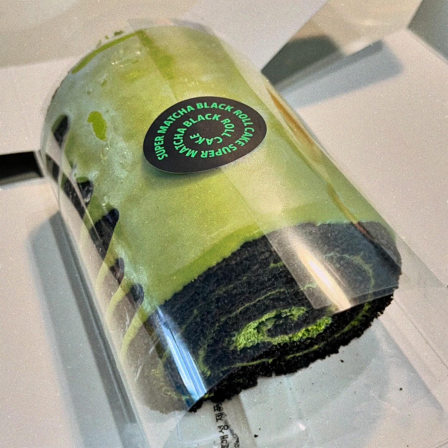 #슈퍼맛차 녹차+초코 조합 말해뭐해
롤 케이크의 최고봉💚