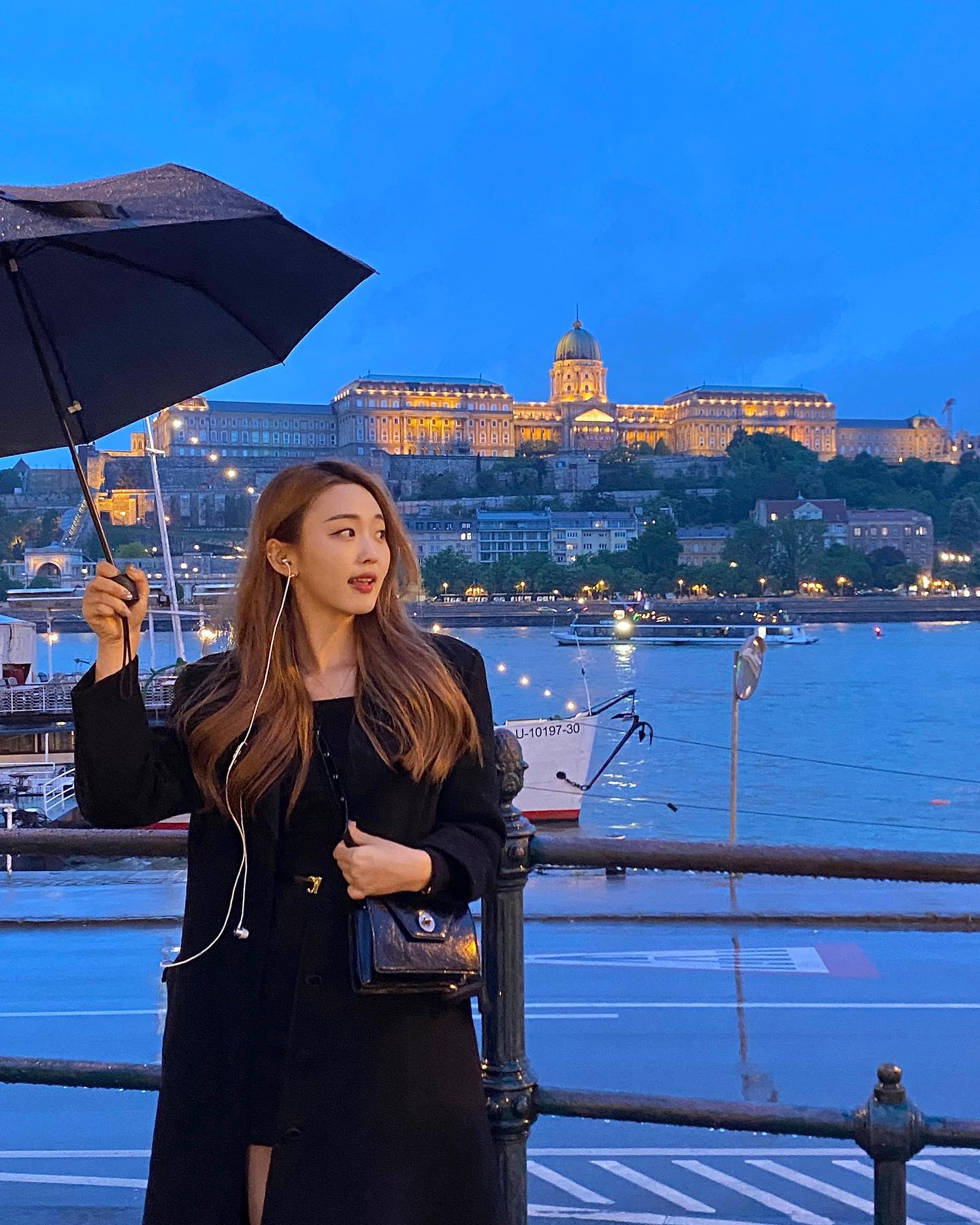 비 와서 더 운치 있었던.. 
그 와중에 하늘은 예뻤던..☂️🩵
