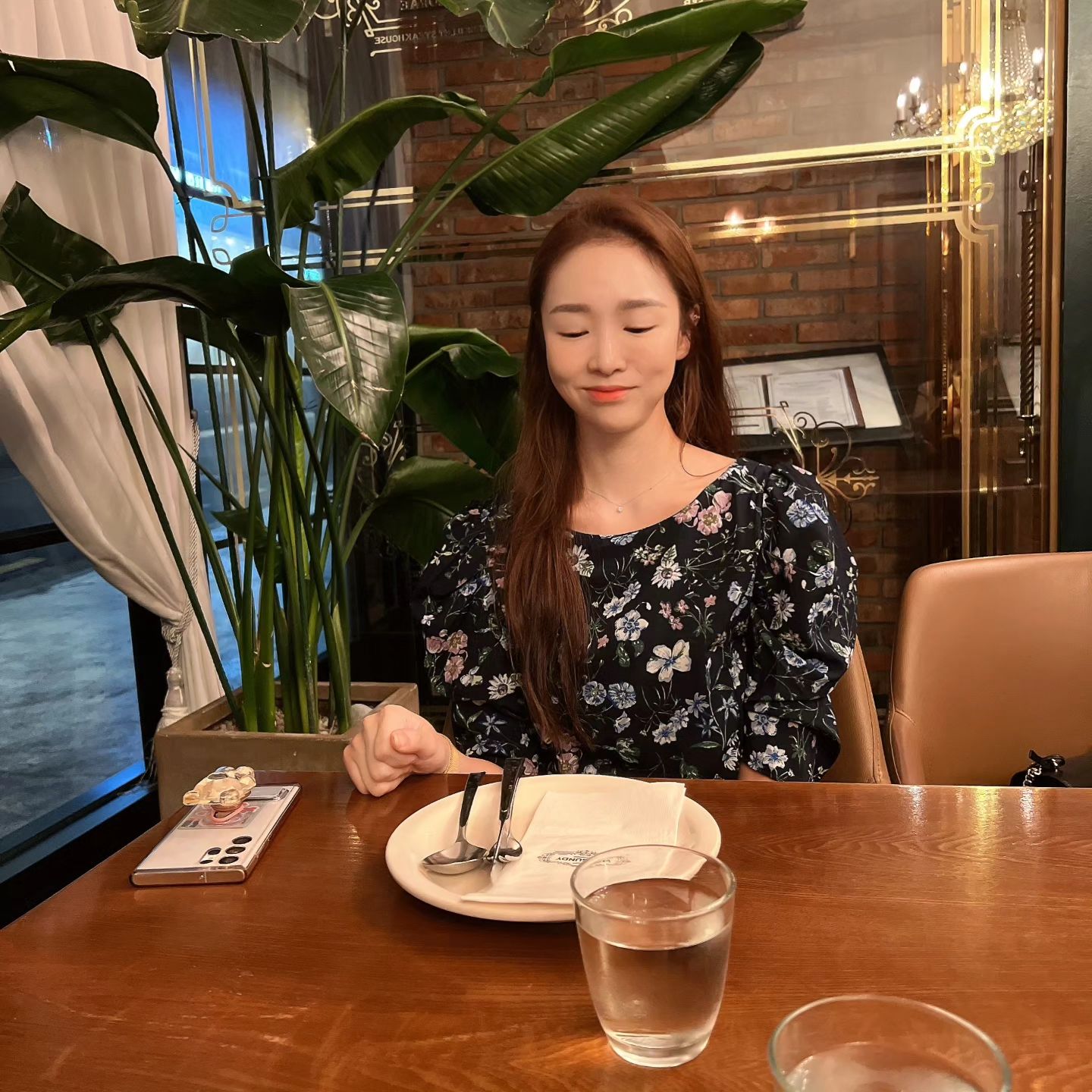 메리크리스마스 🌲

💛
🩷
🧡

#마지막싱글 #크리스마스 #오랫만 #분위기맛집 🥰
#서래마을 #밴건디스테이크하우스 #porterhouse 
#티본스테이크 #맛집 #로메인
#샐러드 소스미쳤다..
#메리메리 ❤️