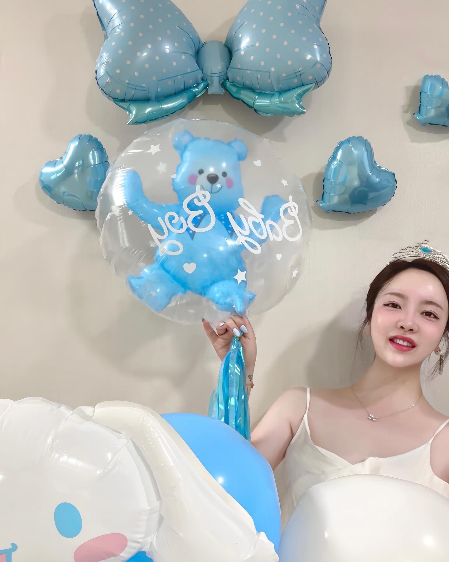 기다리던 우리 봄날이는 🧒🏻아들🩵이래요!!

따스한 봄날에 온 우리 봄날이,
우리 가족의 복덩이로 찾아와 행복을 가져다 줘서 너무 고마운 왕자님🦋

또 이렇게 많은 축하를 해주신 모든 분들 너무 감사드려요💗

우리 봄날이는 예쁘고, 건강하게 쑥쑥- 커서 12월에 만날꺼에요!!
그때까지 많이 응원해주세요!! 12월에 만나요✨

#젠더리빌 #용띠맘 #아들맘 #24년생 #12월에만나요