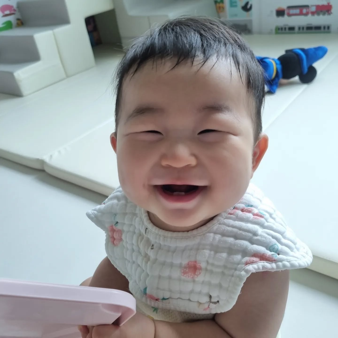 D+256

햇살미소 서꿀별이🌱🌞💙
아빠 출장가서 엄마랑 풀로 1박2일 꽁꽁 붙어있었는데 뭔가 온세상에 우리 둘밖에 없는거 같구 그랬따?
꿀별이랑 함께 있어서 너무 든든했고 엄마는 강해졌어!! 샤댱해 우리아가❤️

23.08.24
