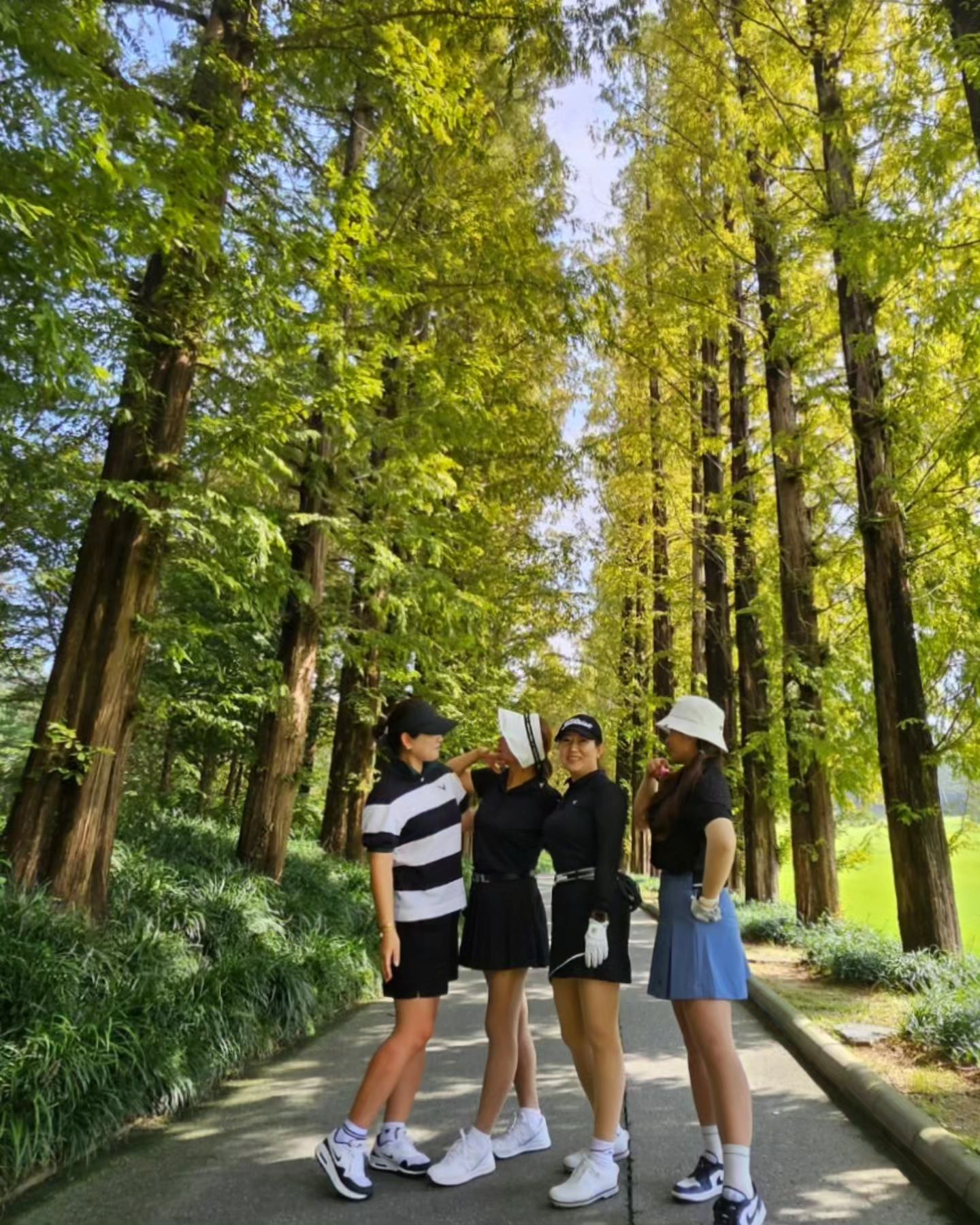 여름끝낫나바🥲 
koaehyun  나이제 1부못가 추워
두번째 #자유cc
