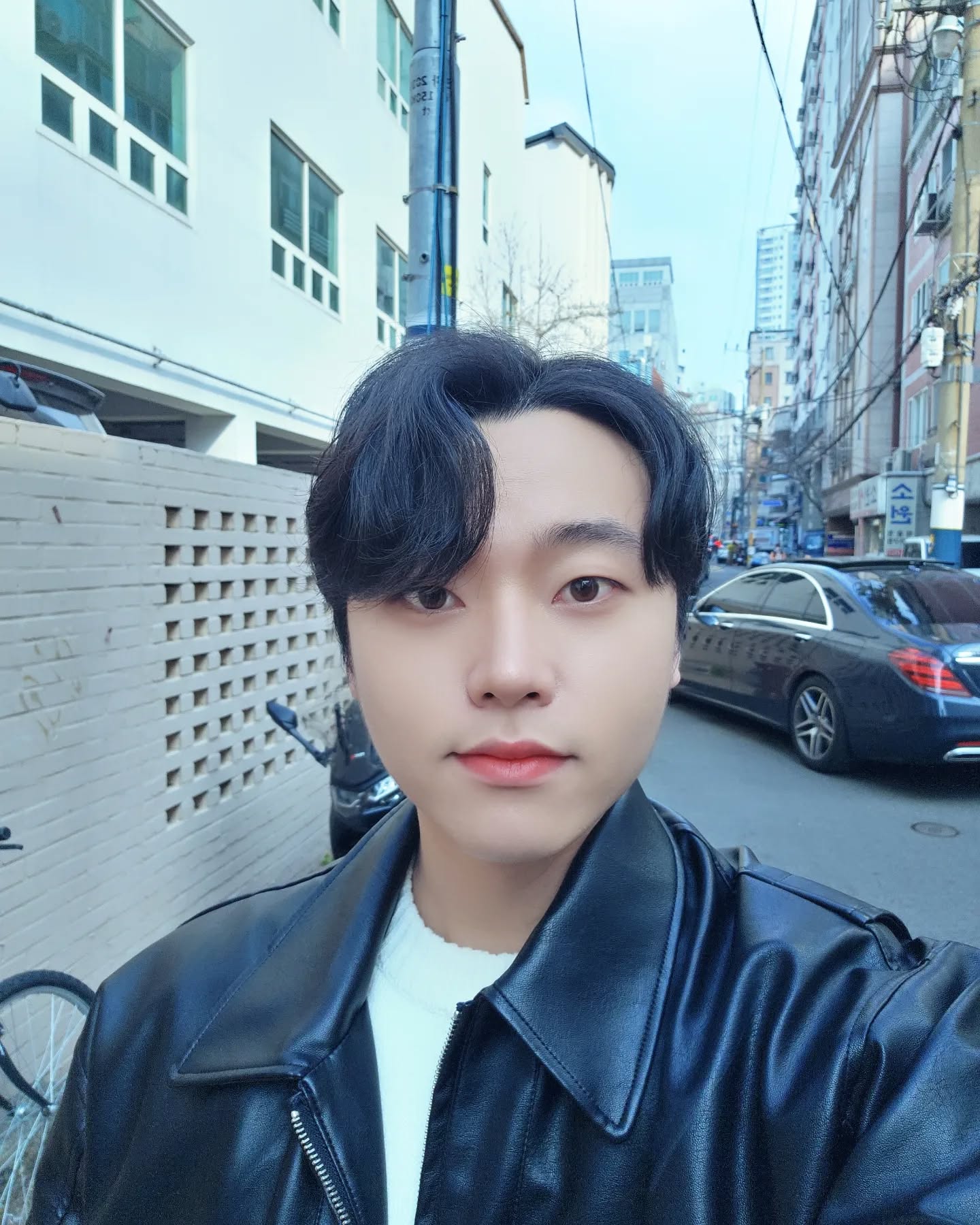 머리를 기를지 자를지 고민되는 타이밍..