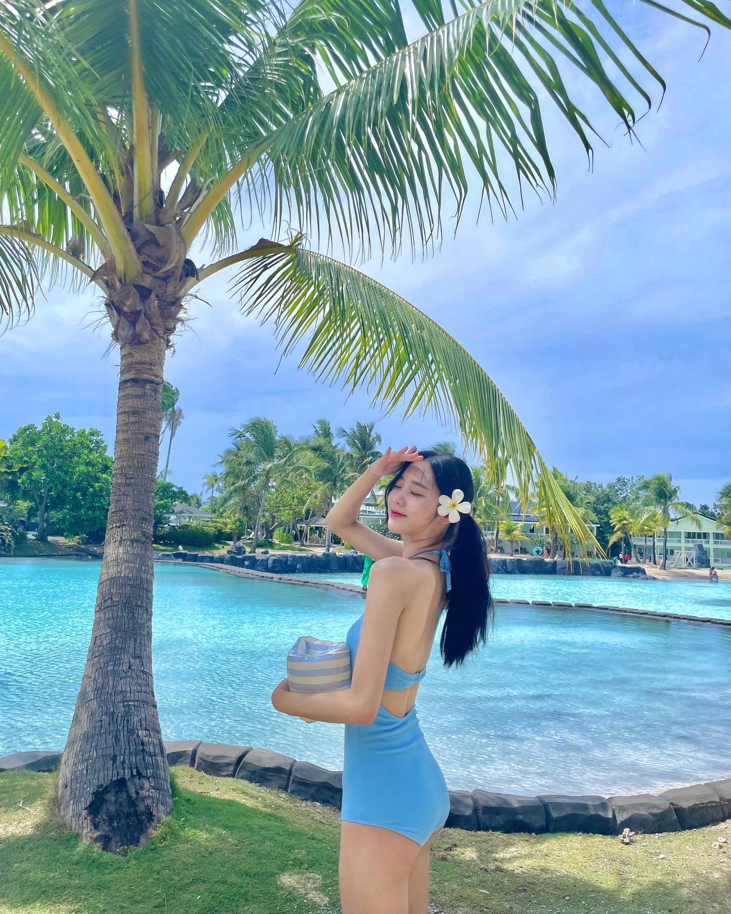 🌴 🥽💭