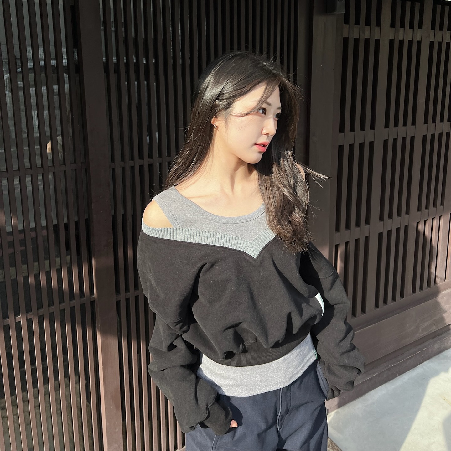 #협찬

최애 마스언에브릴 옷 입고 교토 나들이🩶 
덕분에 여행사진도 얻음요🕶️❕역시 디자인 체고ㅠㅠㅠ 마스언에브릴 체고🥹ෆ 
mars_en_avril_official 

#marsenavril #마스언에브릴 #행운을입어요 #맨투맨 #나시 #맨투맨추천 #겨울코디 #겨울코디룩