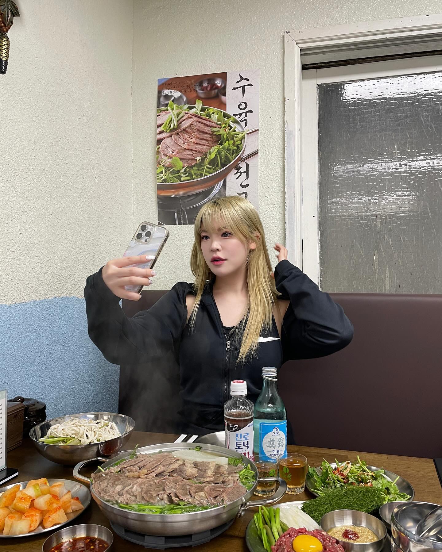 성수동 탑쓰리 맛집 찾았다. ndminari 🌿💚
사람 많을까봐 평일에 갔는데 우리 들어오고 웨이팅 한 10팀은 있었다는,,
넘 맛있어서 눈물좔좔 소주콸콸 하고 왔다🐷

.

#능동미나리 #능동미나리성수 #성수맛집 #성수동맛집 #성수회식 #성수데이트 #성수동회식 #성수동데이트 #성수맛집투어 #성수동맛집투어