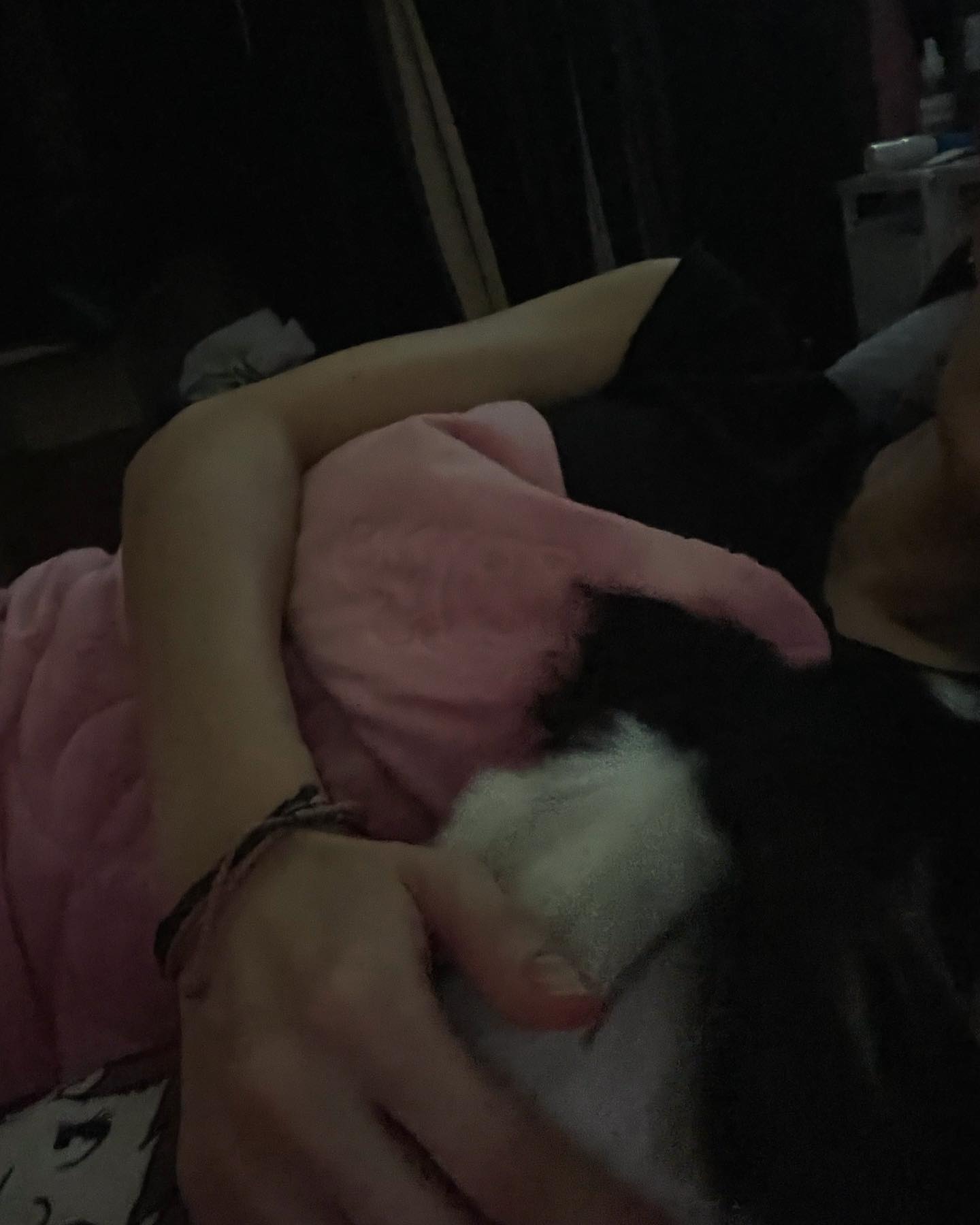 아픈게 맞나봐요…아직 한 달도 안됐는데…
다시 살은 찌겠지만 빠지긴 너무 빠졌다…
건강하다 자만하지 마시고 꼭 몸조심 하세요!!!! 
#건갱챙기기 #자만하지말기 #되돌아보기 #자신챙기기 #내가먼저야 #행복하세요 #일상 #소통 #followforfollowback #daily #sick #brainhemorrage #careyourself