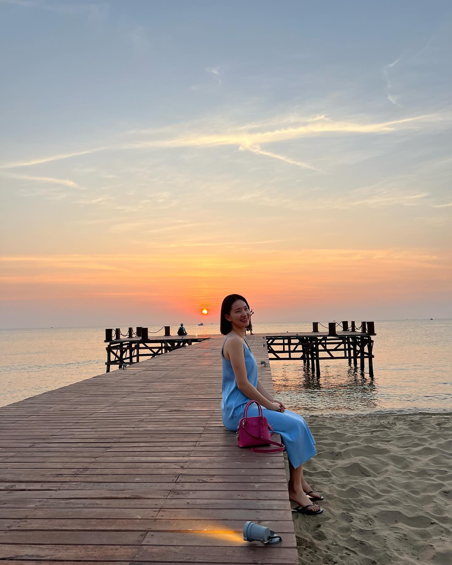 ⠀⠀⠀⠀
⠀⠀⠀
#Sunset 🌅
⠀⠀⠀⠀
⠀⠀⠀⠀
막 찍어도 그림같이 나오는 시간
여기서 찍은 우리 넷 가족 사진도 너무 잘 나옴 ☺️
⠀⠀⠀
⠀⠀⠀
⠀⠀
#Phuquoctrip
#andochineresort 
#푸꾸옥가족여행
#푸꾸옥안도친리조트 
#푸꾸옥풀빌라
#안도친전용해변