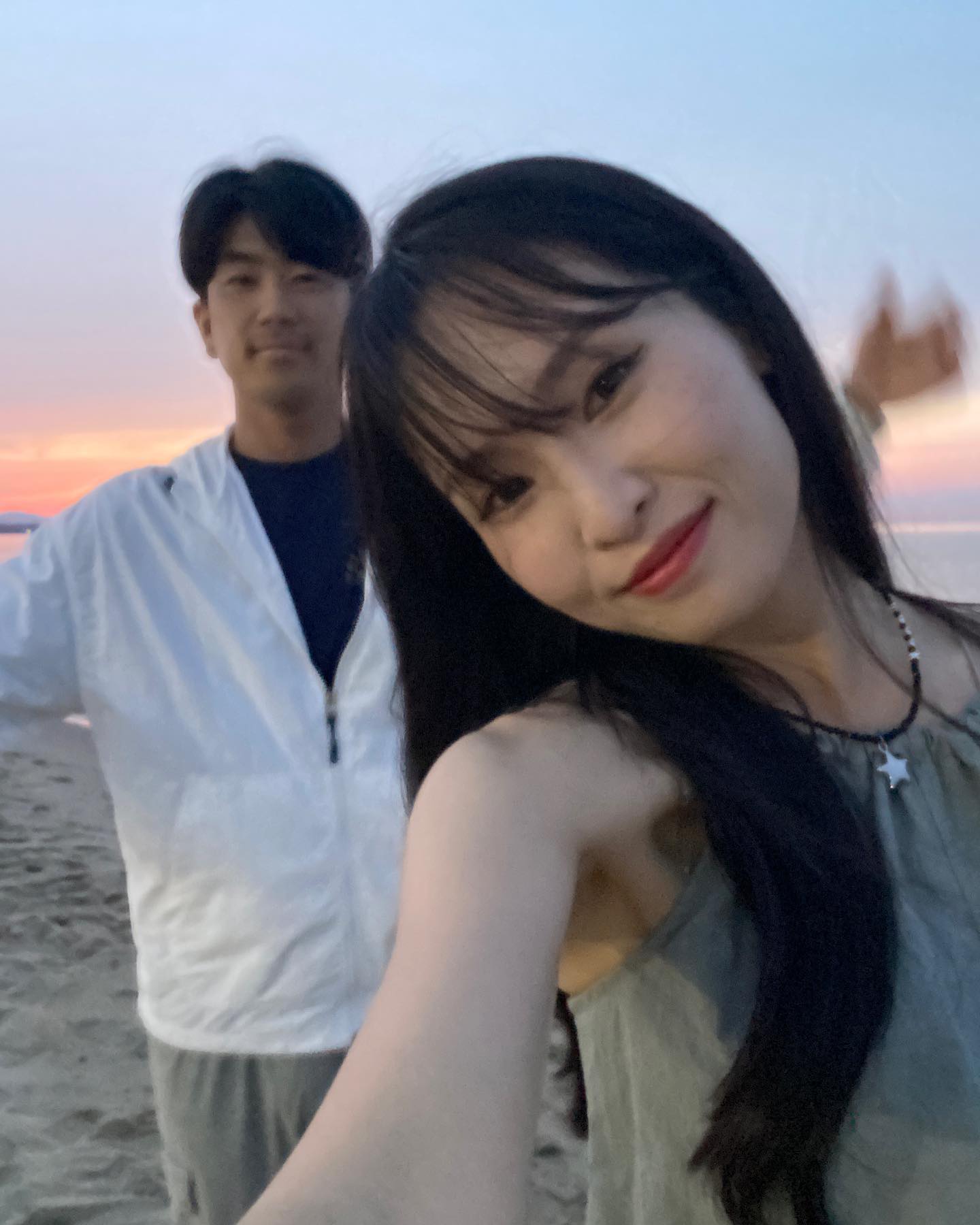 2️⃣0️⃣2️⃣3️⃣👋❣️
.
.
.
#2023 #2024 #happynewyear #newyear #daily #selfie #couple #like #해피뉴이어 #새해복많이받으세요