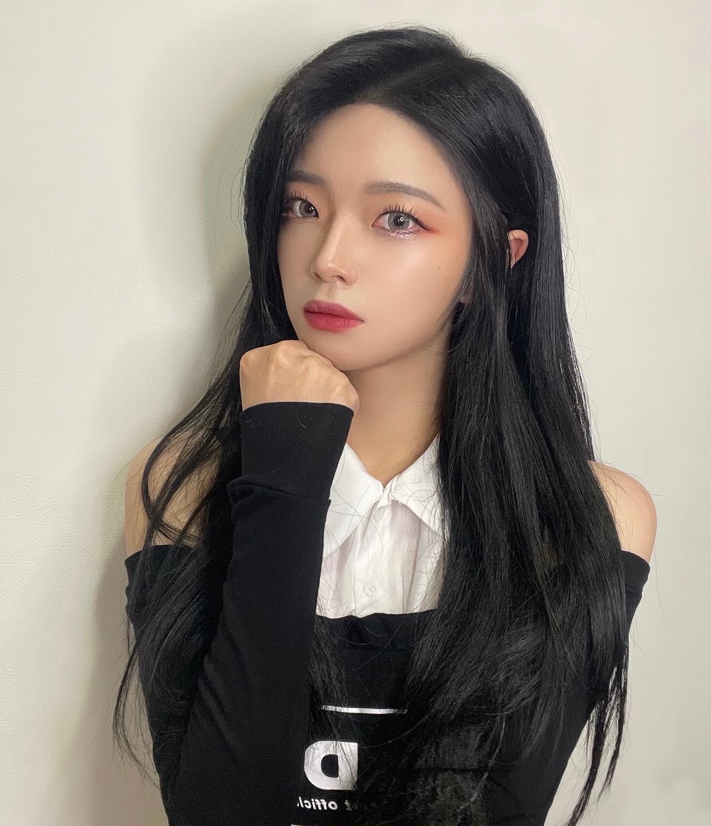#광고 #오늘우리사진관 @ourstudio_today ♥️ [오늘, 우리 사진관] 신촌점 ♥️ 오늘을 기억하는 자연스러움 ෆ 신촌에 새로 오픈한 우리끼리 자유롭게 촬영하는 프라이빗한 셀프 스튜디오에 다녀왔어요 ෆ̈ 원본 파일까지 무료 제공인… | Instagram