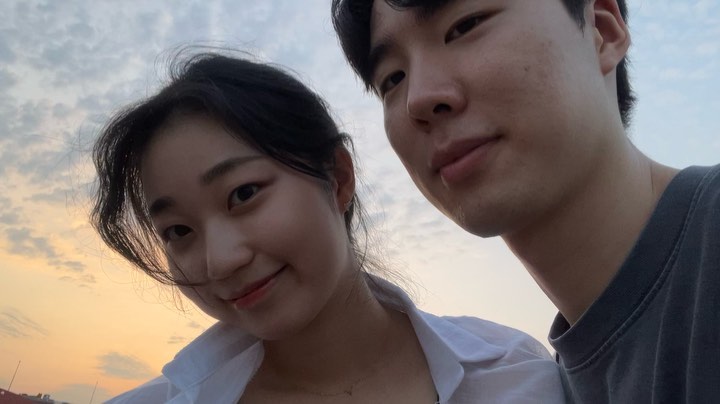 오랜만에 🍃👩🏻‍❤️‍💋‍👨🏻 
#현주쿠차 #400일 #데이트 #망원동 #망원한강공원 #일상 #여름 #연쮀의일상 #연쮀의한강 #셀스타그램 #럽스타그램 #selfie #daily #hanriver