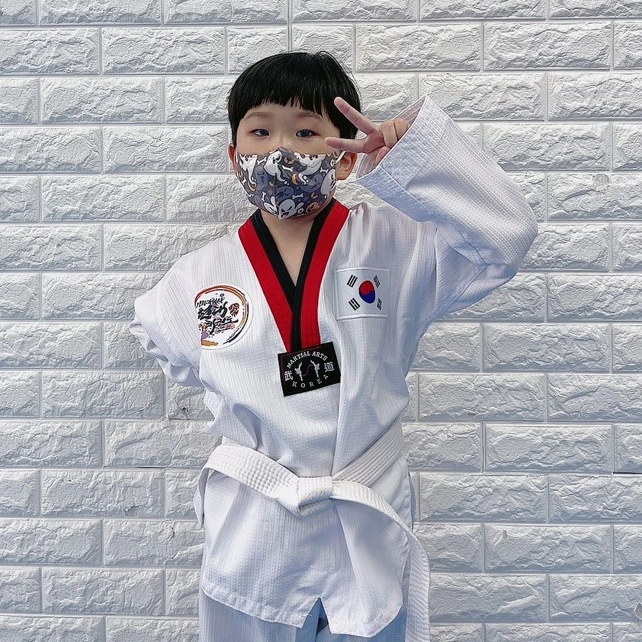 아기 돼지 근황😍

태권도 꼬물이 시작!!
병원... 병원... 병원
기다림에 지쳐서 똑딱에 가입을....🤣🤣🤣

우리 이제 아프지말고 잘 지내쟈