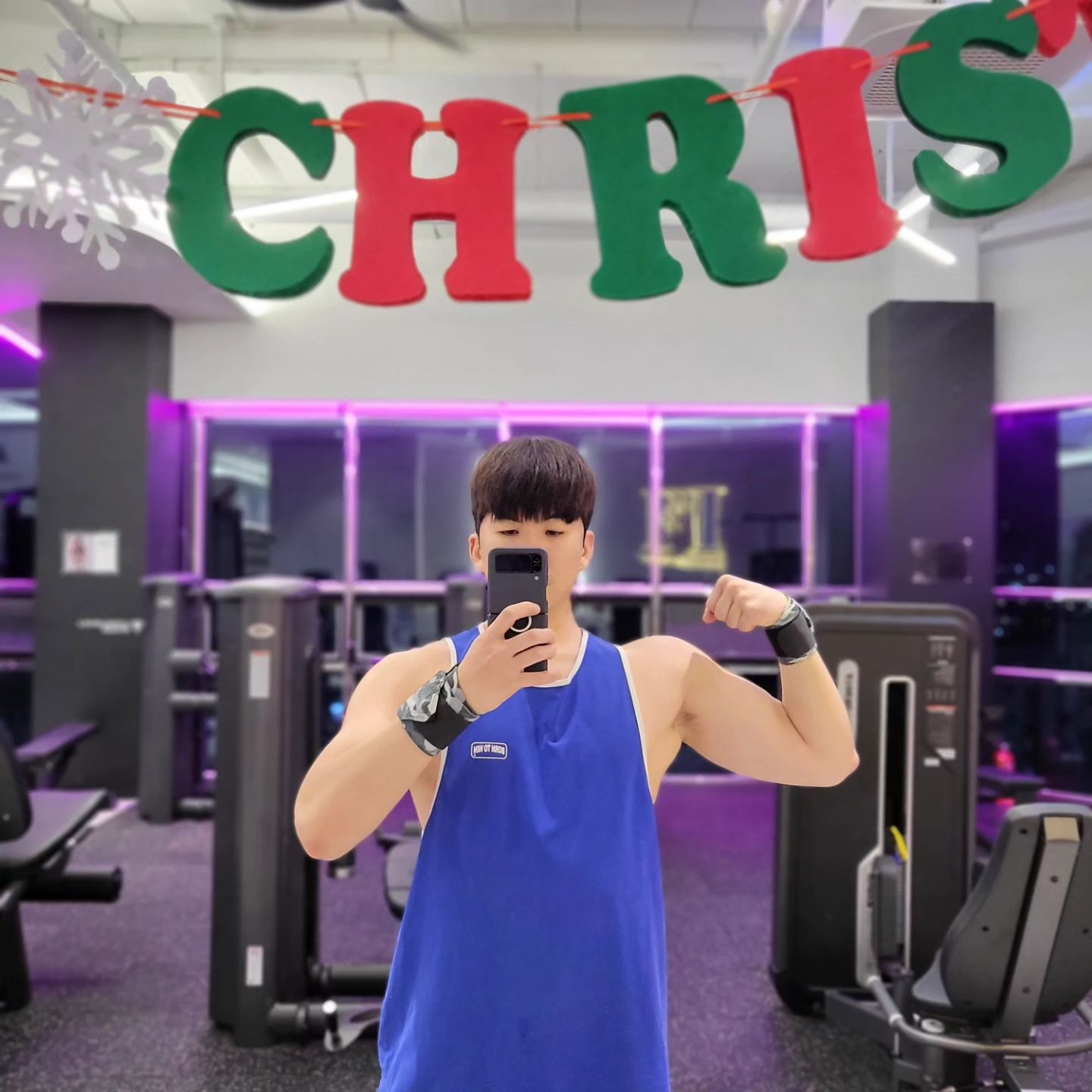 탱하👋👋

다들 메리크리스마스 하셨나요!!

이번 크리스마스는 연휴도 3일이고 눈도 엄~청 많이와서 
초대박 화이트크리스마스였어요!!

저도 크리스마스 연휴 엄~청 잘 보내고 운동까지 마무리 잘 했어요!! ㅎㅎㅎ

연휴동안 고기도 많이먹고해서 속이 느끼해서 오늘은 얼큰 칼칼한게 땡겨서 시래기짬뽕 완뽕해줬어요^^

헬탱이 친구분들 올해 소통해주셔서 너무 감사하고 내년에도 잘~ 부탁드리고 근 많이얻길 바랄게요 ㅎㅎㅎ

오늘도 고생했어용✌️✌️