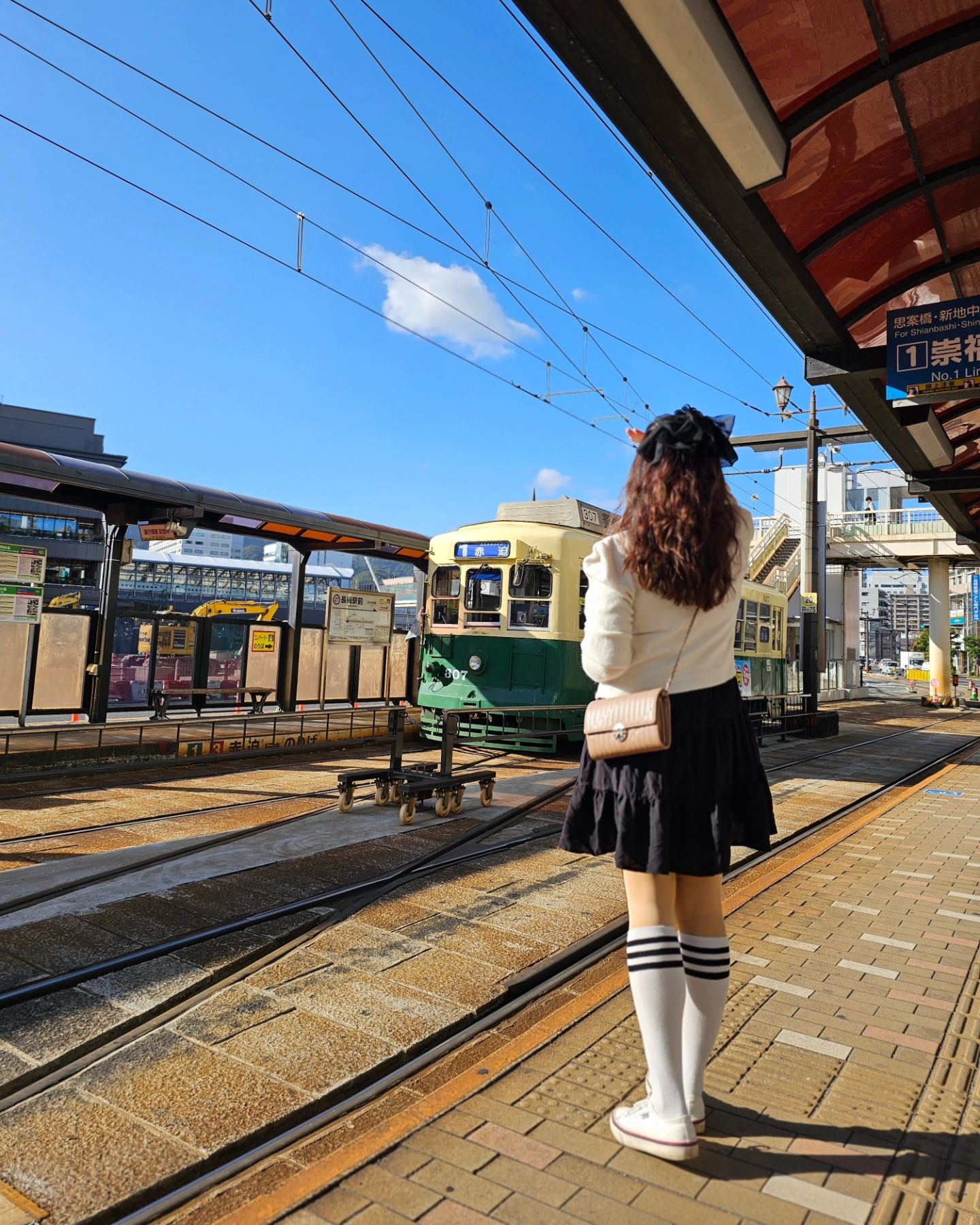 #japan #nagasaki
진짜 짬뽕과 카스테라 먹겠다는 의지로^^
하카타에서... 왕복 5시간😂

nagasakione 이벤트로 편도 승차권 득템💙
하카타에서 나가사키 어렵지 않아요🤭

갬성 있는 #노면전차 느낌 있어♡
#일본여행 #규슈여행 #나가사키여행
#나가사키짬뽕 느끼! #나가사키카스테라 존맛❤️
