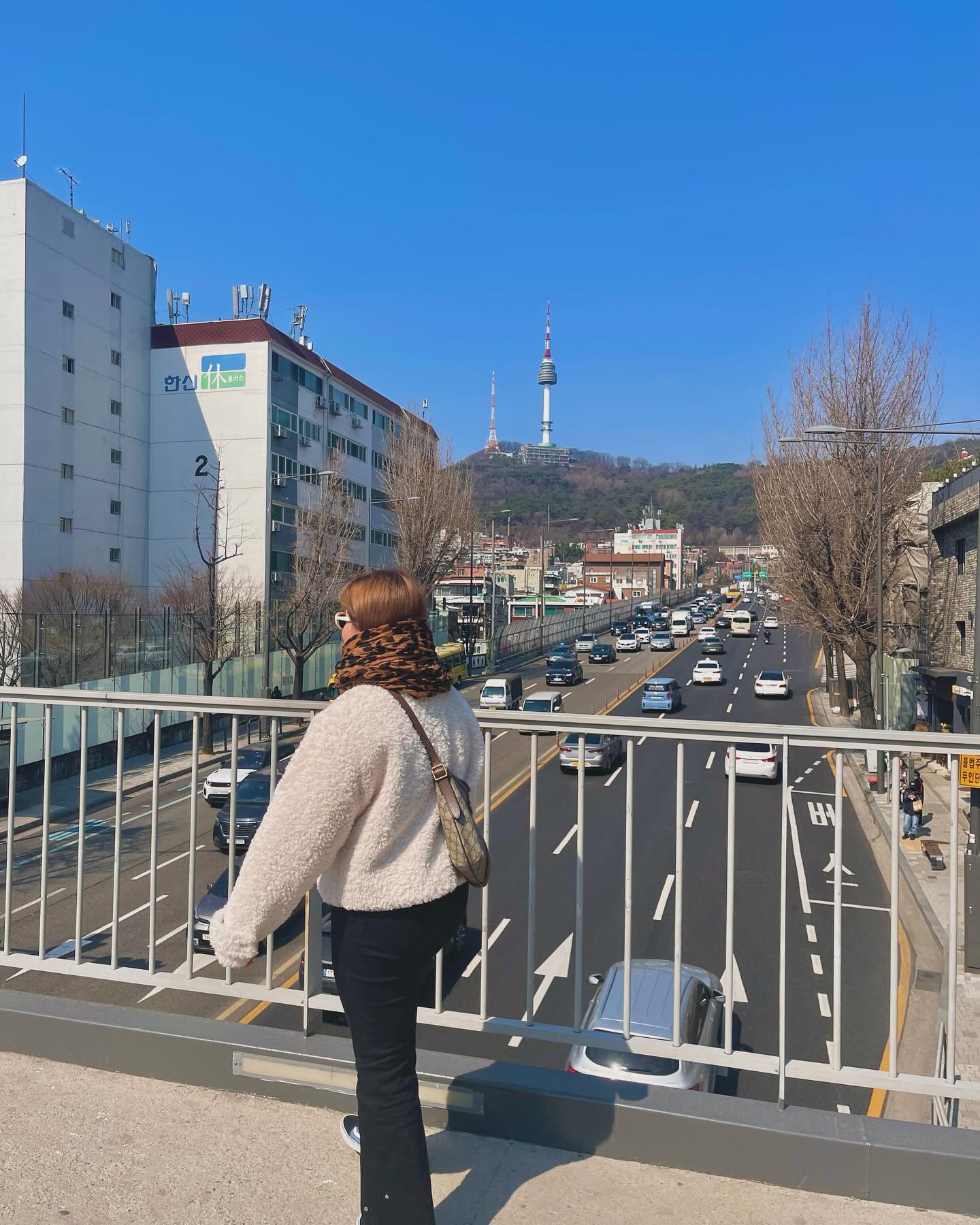 비슷한데 
나보다
조금 더
귀여운
애랑🦋