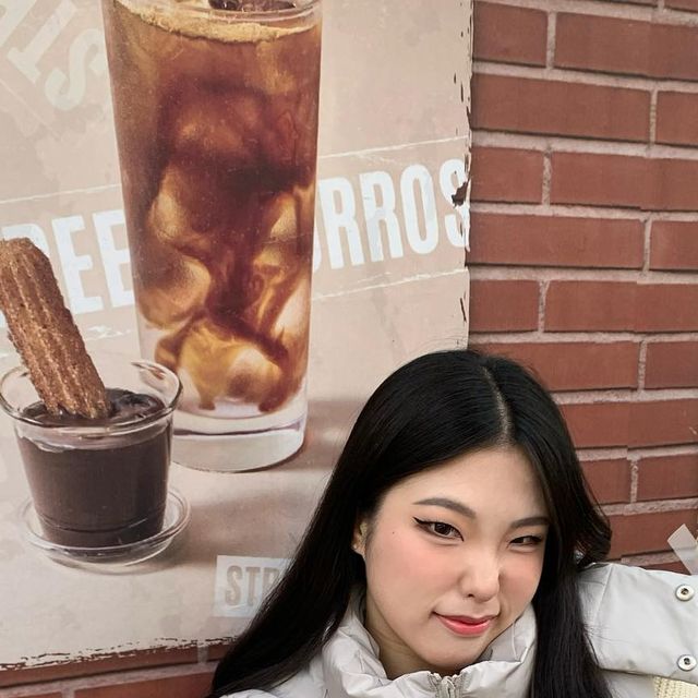 Sean | 정시현 on Instagram: "#광고 @standarderror_official 📌87-STAN022 에센셜 2-way 후드 탈부착 패딩 베스트 카키그레이 투웨이 지퍼와 후드 탈부착으로 다양한 스타일링 연출이 가능한 베