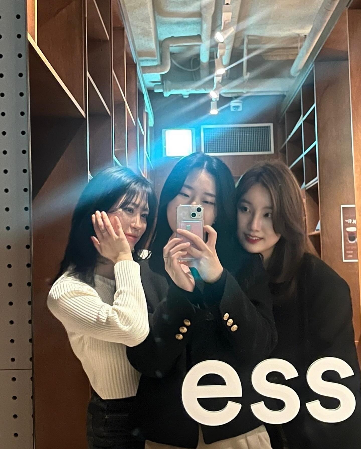 I love you, my friends of 15years 
Let‘s stay up all night, our starry night 
my lovely girls 🌠💝
