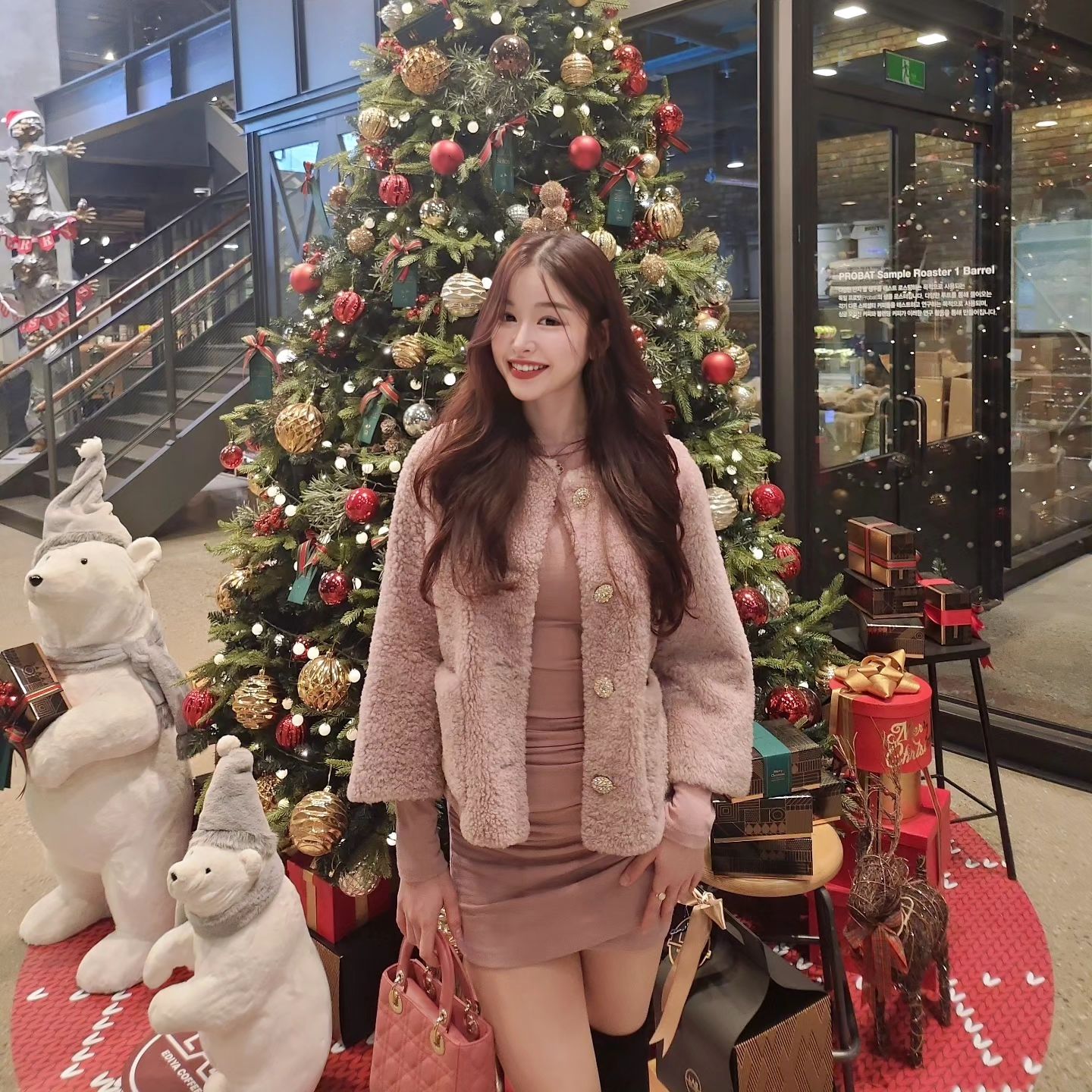 곳곳에 트리가 한가득🎄