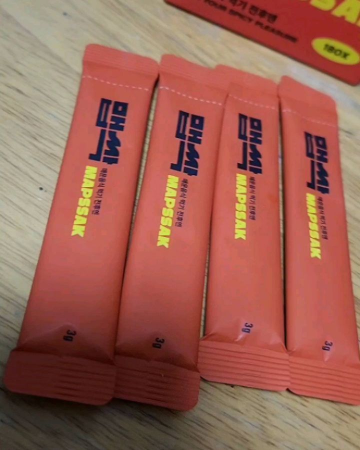 #협찬

mapssak_ofiicial
맵싹🌶을 보내주셨습니다‼️

🌶제품특징
ㆍ매실ㆍ작약ㆍ감초ㆍ마ㆍ알로에ㆍ무ㆍ금은화 순수성분만을 쏙쏙담아낸 맵싹
ㆍ 양배추ㆍ브로콜리 2400mg 함유
ㆍ9종 국산성분 함유
ㆍ저온건조 영양소 파괴 없음
ㆍ매운음식 먹기 전후엔 맵싹 
ㆍ매운음식으로 인한 속쓰림, 장트러블엔 맵통해소제 맵싹
ㆍ술 마시기 전 숙취해소제를 챙겨먹는 것 처럼 매운음식 먹기 전후에도 맵싹으로 관리
ㆍ매운음식 너무 좋아하는데 매번 속쓰려서 쟁여둬요

Ps.맵찔이라 매운거 많이 먹은 다음날 화장실에서 고생하는데 멀쩡해서 놀랬습니다🫢 매운음식 드시고난 후 다음날이 걱정되신다면 무조건 맵싹🌶

ㆍ
ㆍ
ㆍ

#맵싹 #mapssak #매운음식 #매운음식보조제 #맵통해소제 #속쓰림방지 #캡사이신 #불닭 #불닭볶음면 #까르보불닭볶음면  #닭발 #불닭발 #맵찔 #청양고추
