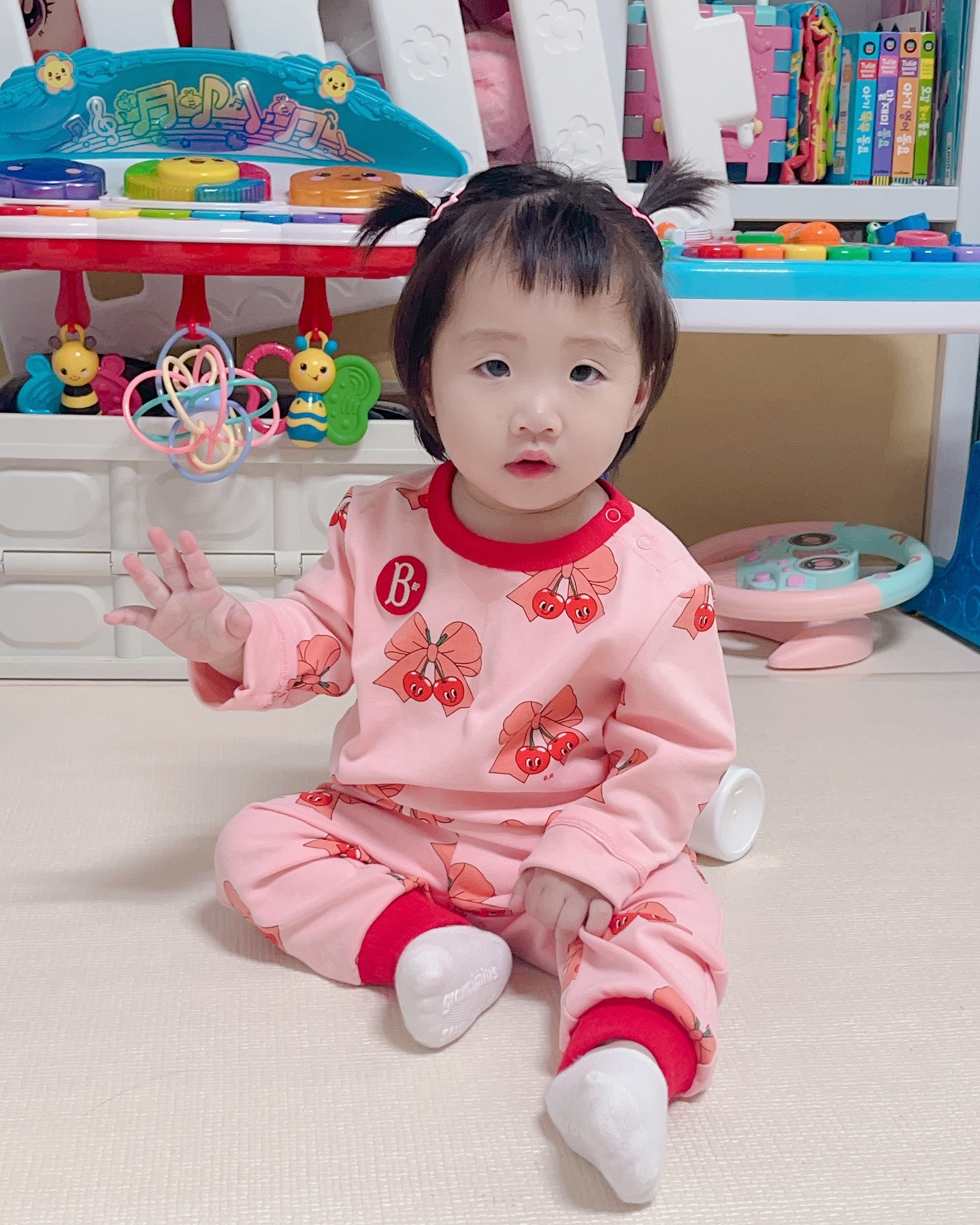 #서아사진❤

선물받은 옷 입고
인증샷📸

베베드피노 넘 조아😆
내스퇄이얏❤️

📸 24.10.27 D+392

#12개월아기 #딸스타그램
#베베드피노 #귀요미딸