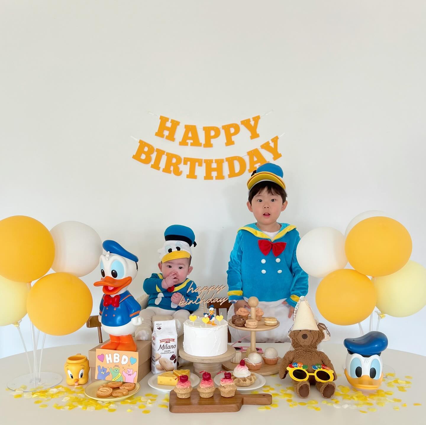 ෆ

D-1

내일이면 우리제하 4번째 생일,
5살 오빠가 된다 ෆ 
제은이에겐 든든한 오빠
엄마빠에겐 든든한 아들
언제 이리컸는지.. 

사랑하고사랑하고사랑한다 🫶🏻

likeu.studio 

#황금돼지띠아기 
#흑토끼띠아기 
#4살차이남매 
#5살생일