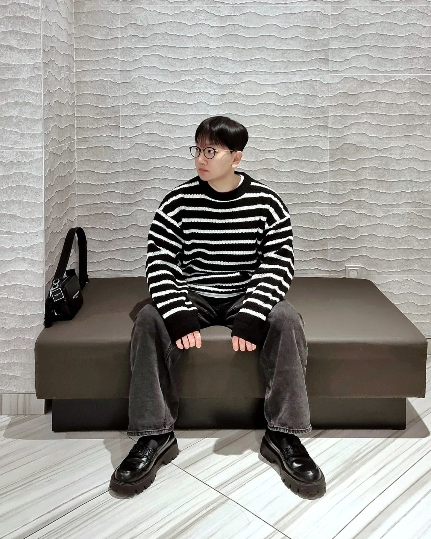 #협찬

한번 입고 홀딱 반해버린 러블리 스트라이프 어떤데

루즈한 아웃핏에 가벼운 착장감과 포근한 터치감
보들보들 해서 맨살에도 착용이 가능 해요

일단 핏이 러블리 해서 입자마자 감탄 😮😮

물세탁도 가능한 워셔블 소재에
짜임 조직도 짱짱 하네요

아이보리 그레이 아더칼라도 있고
무신사 노드유 페이지에서 50% 할인중이니

깔끔 러블리 스트라이프 찾으시는분들 추천 드려요

노드유 나폴리 스트라이프 니트
nodu_official_

#협찬 #노드유 #무신사 #니트