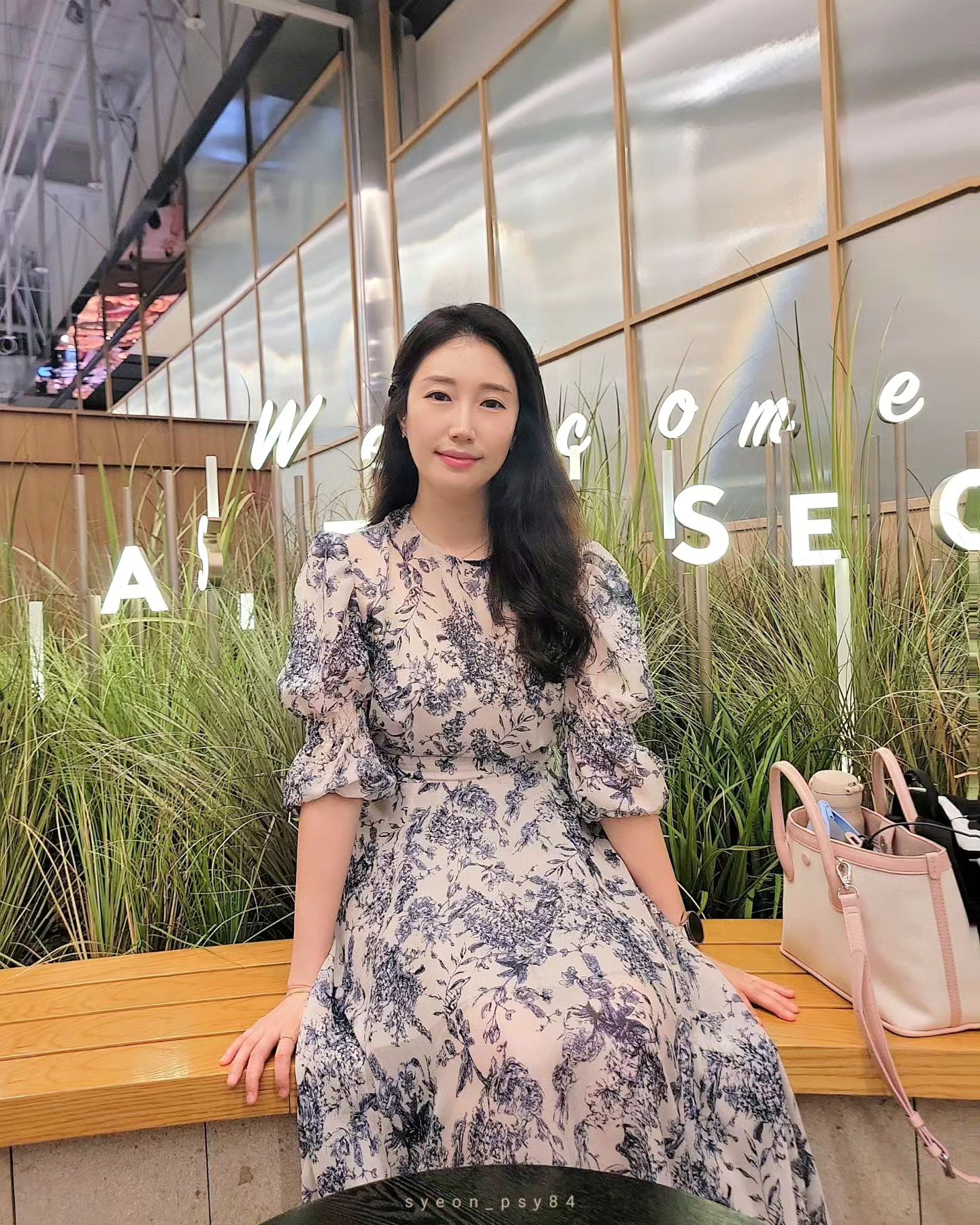 𝑷.𝑺.𝒀 𝒅𝒂𝒊𝒍𝒚 𝒔𝒕𝒐𝒓𝒚

전시회 대기 4시간 반동안 할거 없으니까 "더 현대 서울" 구경.
재밌는 팝업도 많고, 볼거리 먹을거리 즐길거리 쉴거리 많네?!
블루보틀 아직 한번도 안가봐서 가볼까 하다가 귀찮아서 패스.
"인사이드아웃2" 팝업이 여기 있는 줄 알았으면 좀 빨리와서 줄서볼걸 😢
싸돌아 댕기다가 지쳐서 눈 다 풀림 ㅋㅋㅋㅋㅋㅋㅋㅋㅋㅋㅋㅋㅋㅋㅋ
⠀
⠀
⠀
⠀
⠀
⠀
⠀
⠀
⠀
⠀