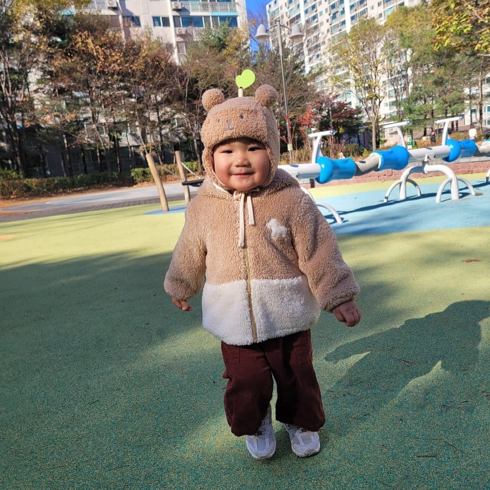 #하둥이네‘◡’✿ 

너무 귀여운 곰 두마리🐻🤎🤎
나의 영원한 곰인형🧸🧸

#겨울코디#아기겨울모자#어린이집룩