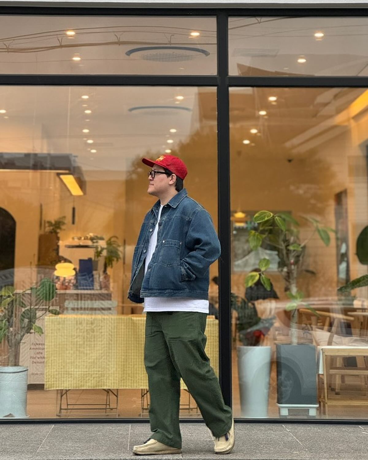 맛있는 커피먹으러!!🤨🤨
.
.
.
.
#데일리코디 #데일리패션 #30대코디 #30대패션 #휴먼메이드모자 #유니폼브릿지 #오어슬로우 #orslow #클락스 #봄코디 #봄옷