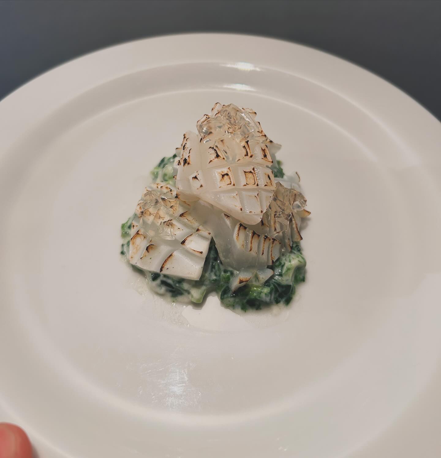 〆ハリイカと寄せ豆腐のソースとほうれん草
アサリ出汁のジュレ