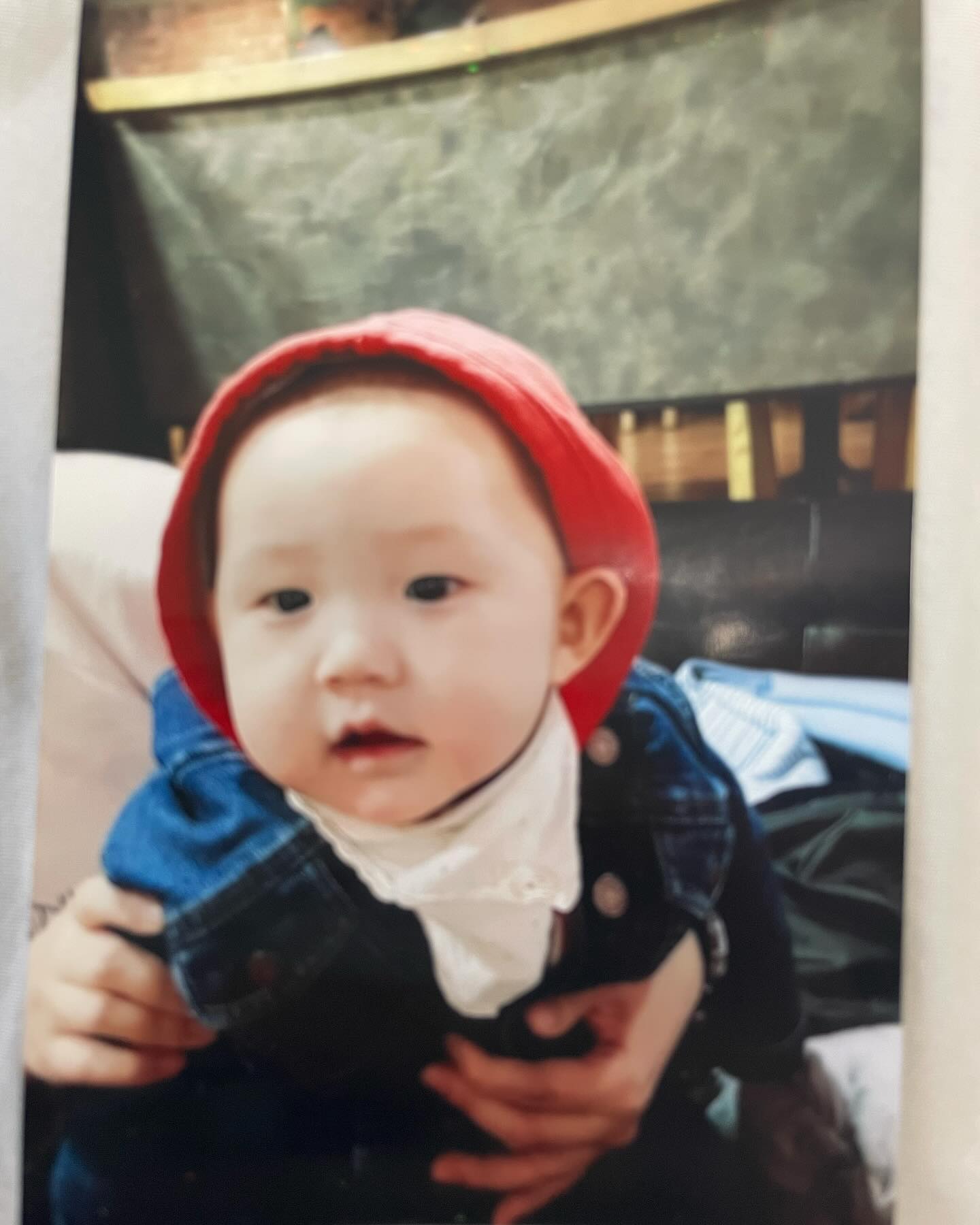 ʜᴇʟʟᴏ ◡̈ ʜᴀᴊᴜɴෆ

서랍에서 발견한 사진ㅋㅋㅋㅋ

#정말애기애기했구나 

.
.
.

#추억소환 #이때그립다아 #귀여웠네 #아기였어 #지금은7살