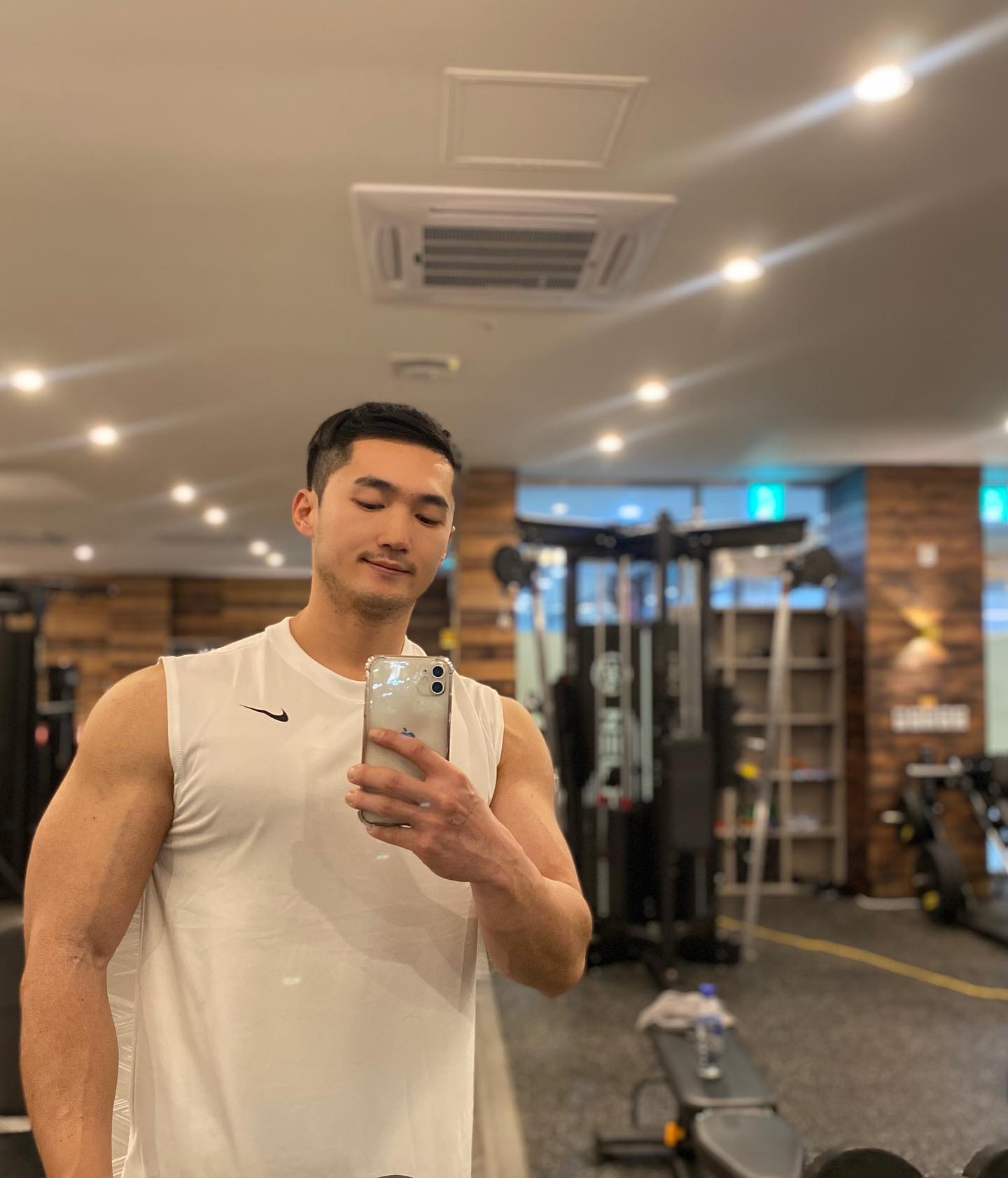꿈에서도 일하니까
피로도 팍팍 쌓이네🙂