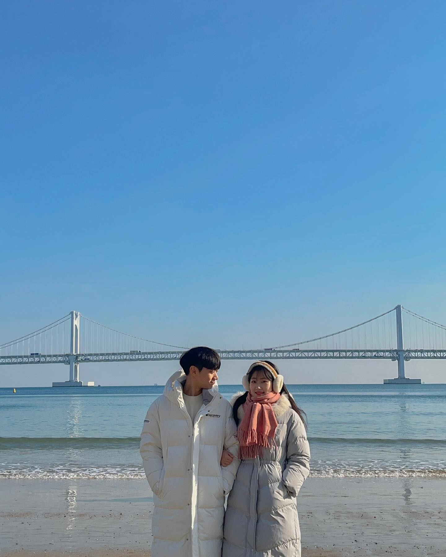 추울까봐 꽁꽁 싸맸는데 따뜻했던 이번 부산 🌉
부산의 낮과 밤 중 언제가 더 좋아용?! 

1-3 광안리
4-5 감천문화마을
6 송도전망대
7 기장 카페

#부산여행 #겨울부산
#겨울여행☃ #광안리여행