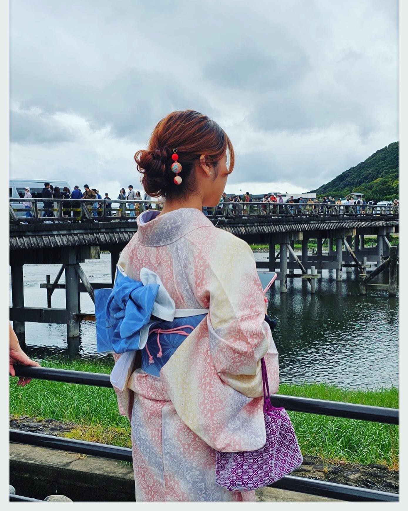🇯🇵👘☔️
.
.
.
.
시간이 없어서 70000원 내고 10분입고 사진만 찍었다,,🫨
.
.
.
.

#여행 #여행스타그램 #여행에미치다 #일본 #일본여행 #일본여행🇯🇵 #일본감성 #오사카 #오사카여행 #오사카성 #주택박물관 #기모노 #셀스타그램 #셀피 #일상#디엠 #instadaily #instagram #instalike #instagood #ootd #daily #f4 #f4follow #좋아요반사 #먹스타 #먹스타스램 #카페 #카페스타그램 #오오티디