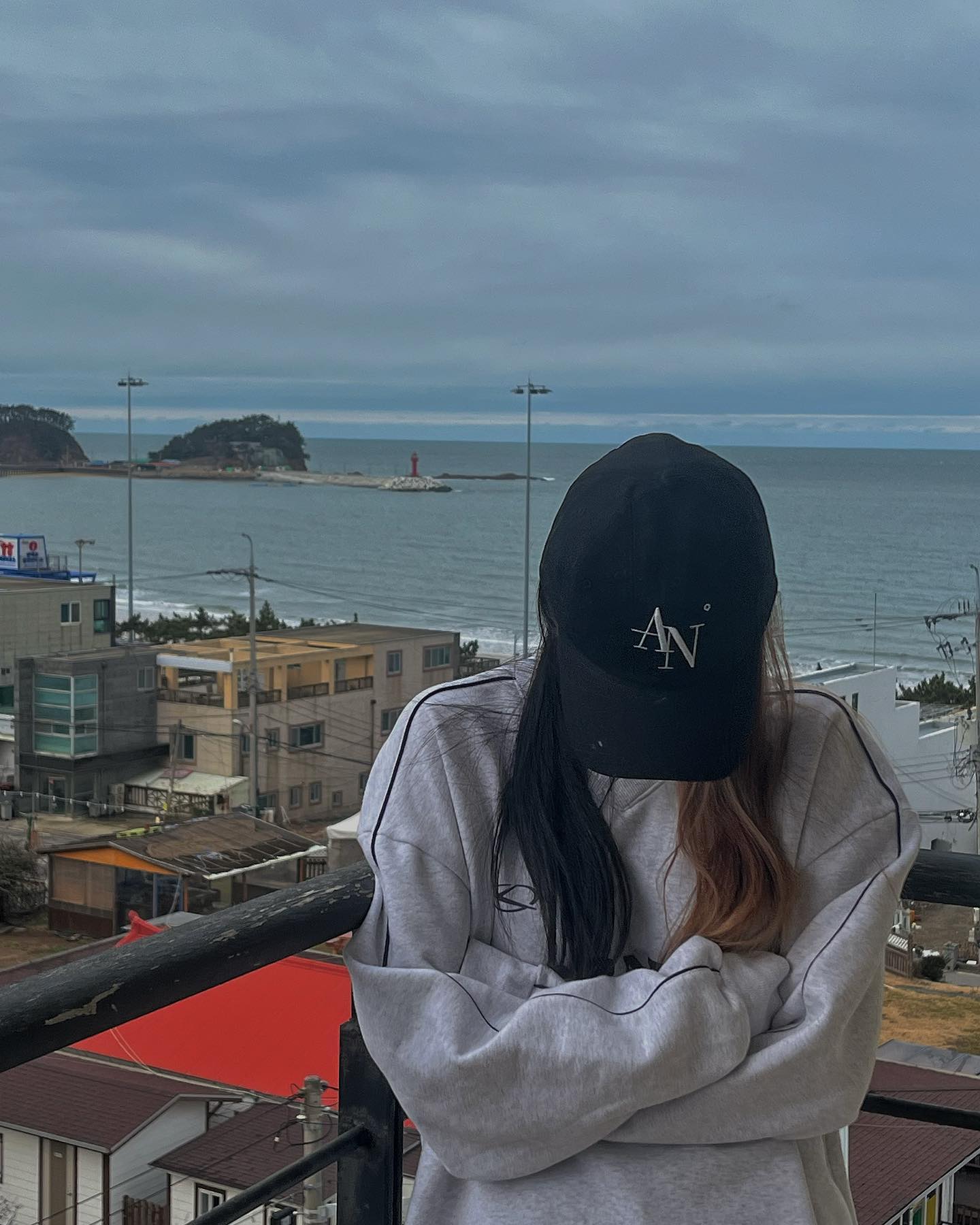 #제품제공 [ a.b.deron_official ]

깔끔한 로고로 어느 룩에나 어울리는 클래식한 캡모자🧢

깊이감도 깊어 누구나 데일리로 쓸 수 있습니다🩵

좋은 제품 보내주신 아비더온 감사합니다🫶🏻

#아비더온 #abderon #아비더온볼캡 #아비더온모자 #볼캡추천 #모자추천 #볼캡 #모자