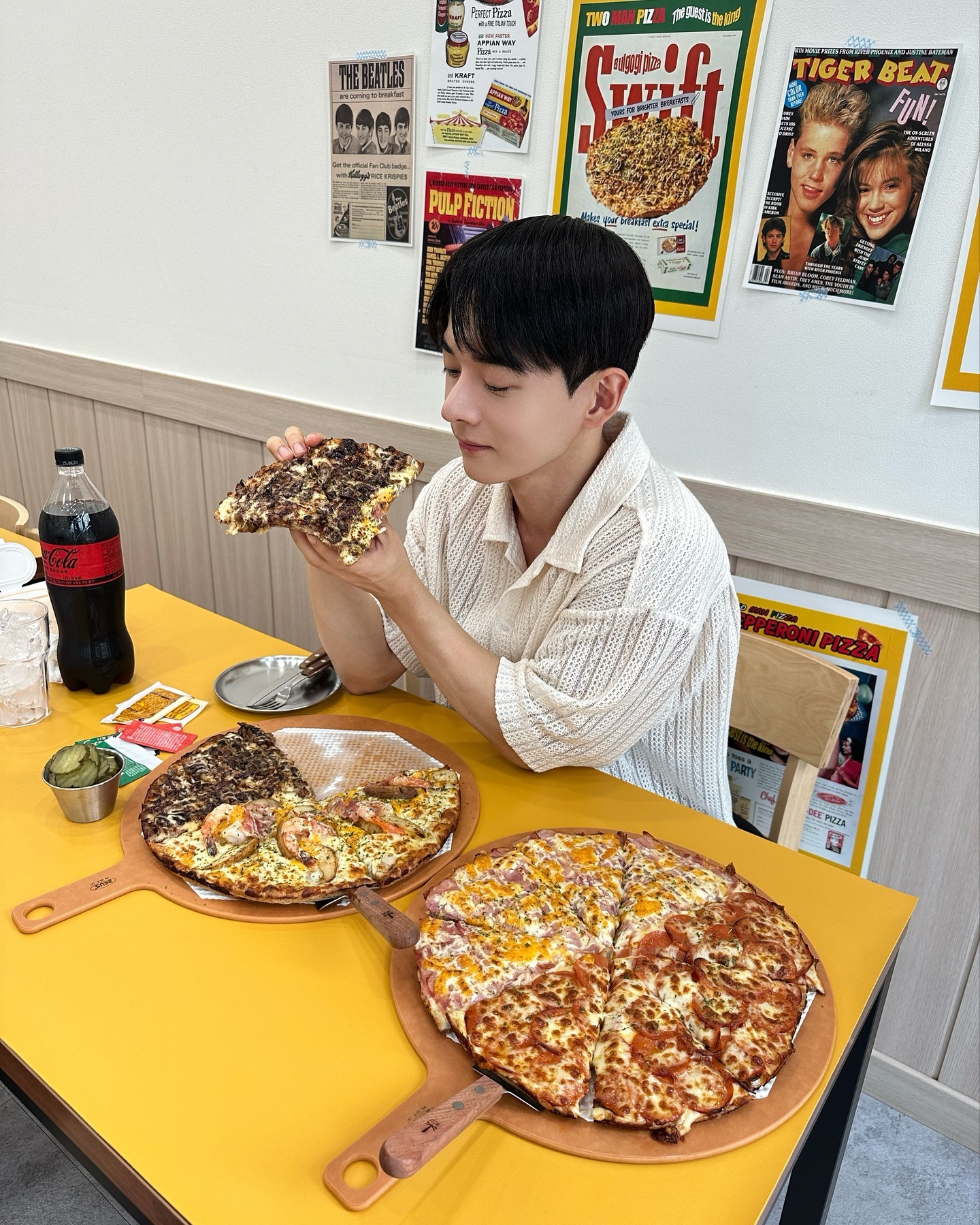 제 친구가 투맨피자 2호점을 오픈했어요! 
트러플 불고기 피자 진짜 맛있으니까 꼭 드셔보세요👍🏻 
제 유튜브 구독자라고 하시면 피자 한판 주문할시 한판 무료로 추가🤭 대신 꼭 스토리 한번씩 남겨주세용🫶🏻
이벤트는 투맨피자 본점에서 가능합니다
twomanpizza_official  twomanpizza__janghyun 
zzzangb