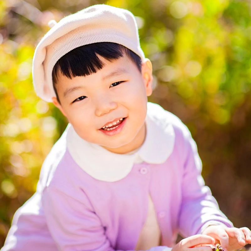 6세 성장촬영
많이 컸다❤️
아들 MBTI
 내향인인가?😅
부끄러워서 웃지도 못하고
.
.
#호박나무스튜디오