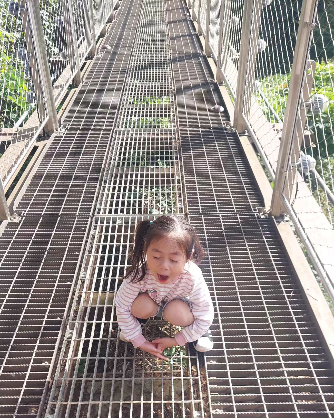 🌲 #도덕산출렁다리 
날도 선선해져서 가벼운 등산겸 다녀왔다
힘들어서 혼났음ㅋㅋ
.
그와중에 장염걸린 아빠는 중도포기
루아랑 둘이 잘 다녀왔지요
.
.
.
#김롸스타그램 #6살 #도덕산출렁다리 #도덕산
#광명가볼만한곳 #나들이