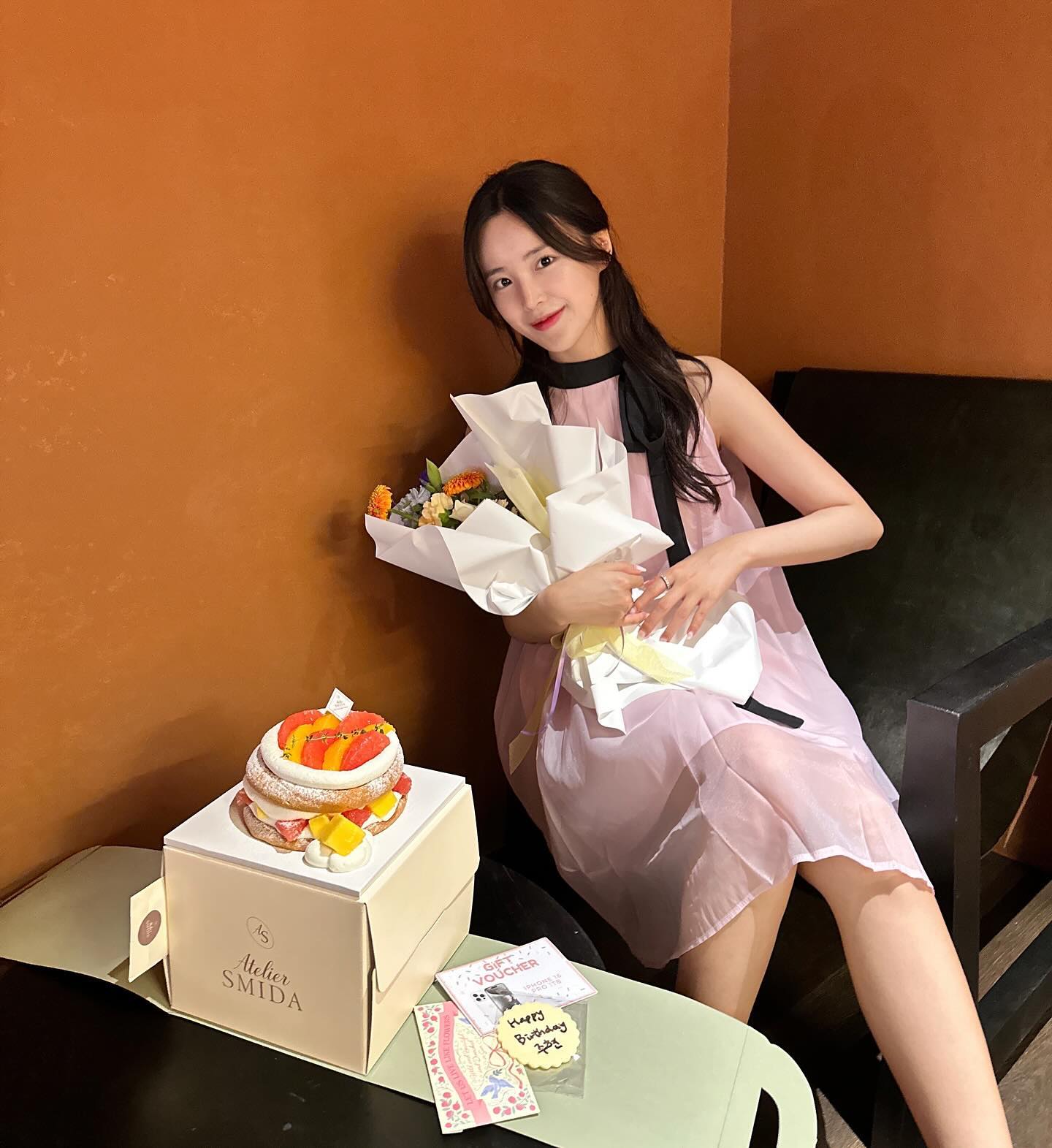 올해도 넘 사랑받은 하루🥰
생일 기념 여행사진 몰아서 올리기🥳💖
감사합니당🫶🏻🫶🏻🫶🏻