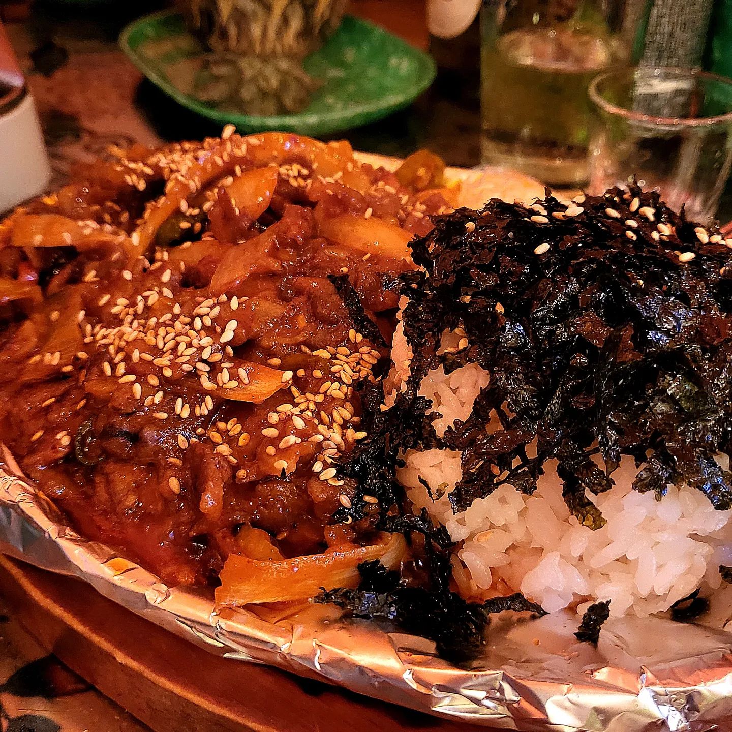 여긴 진짜 맛집이에요!!!!

분위기가 진짜 포장마차 느낌이라서 엄청 아늑하니 좋더라고요! 
기본 안주로 어묵이 나와서 간도 딱 좋았어요!! 
곱도리탕에 대창이 입에서 사르르르 녹는데 🤦‍♀️
오돌뼈는 고추장맛도 나는 게 매콤했어요!
매운 거 좋아하시는 분들은 추천드릴게요!! 
파인애플 샤베트는 아이스크림같이 녹더라고요🤤🤤
앗!! 닭발 튀김이 있었는데 진짜 미쵸써여🤦‍♀️🤦‍♀️ 촉촉하면서 바삭바삭하니 진짜 맛있더라고요🤦‍♀️🤦‍♀️

🍧 김창훈포차
🍧 서울 광진구 능동로13길 65 1층 김창훈포차
.
.
.
.
.
#먹스타그램#맛스타그램#푸드스타그램#먹방#맛집#건대#건대맛집#건대술집#술집#포차#김창훈포차#파인야플샤베트#오돌뼈#곱도리탕#어묵탕#술#안주맛집#좋아요#먹팔#먹팔해요#🔥🔥🔥#야식