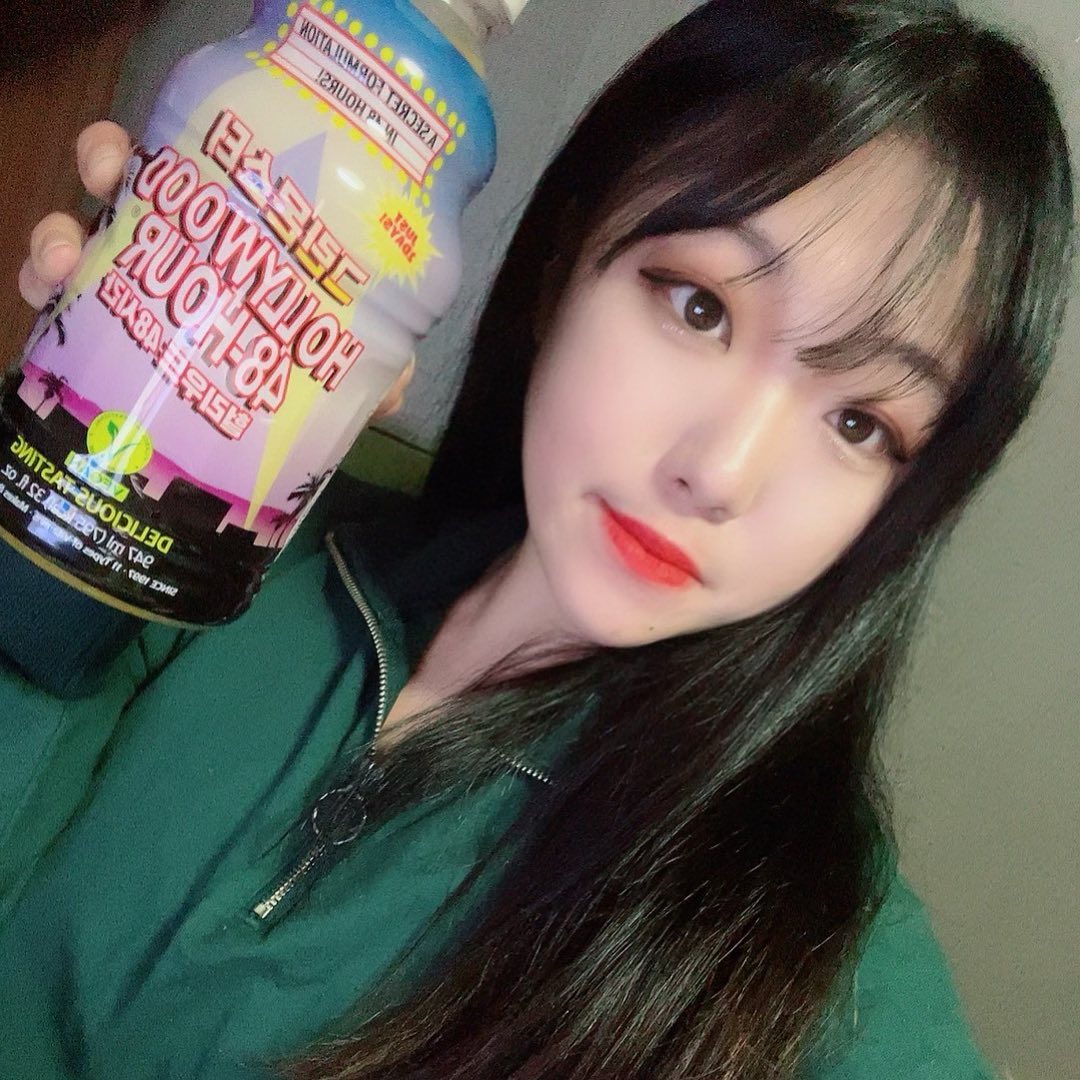 #광고 #헐리우드48시간 

다이어터들은 다 아는 그 제품 
연말에 잦은 약속으로 급찐살
연초에 급찐급빠 하시려는 분에게 
추천 드리는 헐리우드48시간 💛

섭취방법은 하루에 네잔씩 이틀 !
맛도 오렌지쥬스 맛이라서 존맛탱

물이랑 1:1 비율로 섞어 먹으면 되서 간단하게 먹기 가능 ~ 

원조 클렌즈주스 답게 누적판매량 천만병 돌파 !
6가지 신선한과일,식물 뿐만아니라 비타민 11가지와 미네랄까지 한번에 섭취가능한 클렌즈 주스 입니당 

2024년 연초 다이어트 계획 있으신분들 강 추 !

 
#15그램 #15그램뷰티 #15그래머  #그린몬스터 #GREENMONSTER #헐리우드48시간 #클렌즈주스 #클렌즈다이어트 #클렌즈 #급찐급빠 #올리브영추천템 #단기다이어트 #다이어트제품추천  #셀스타그램 #셀피 greenmonster.kr