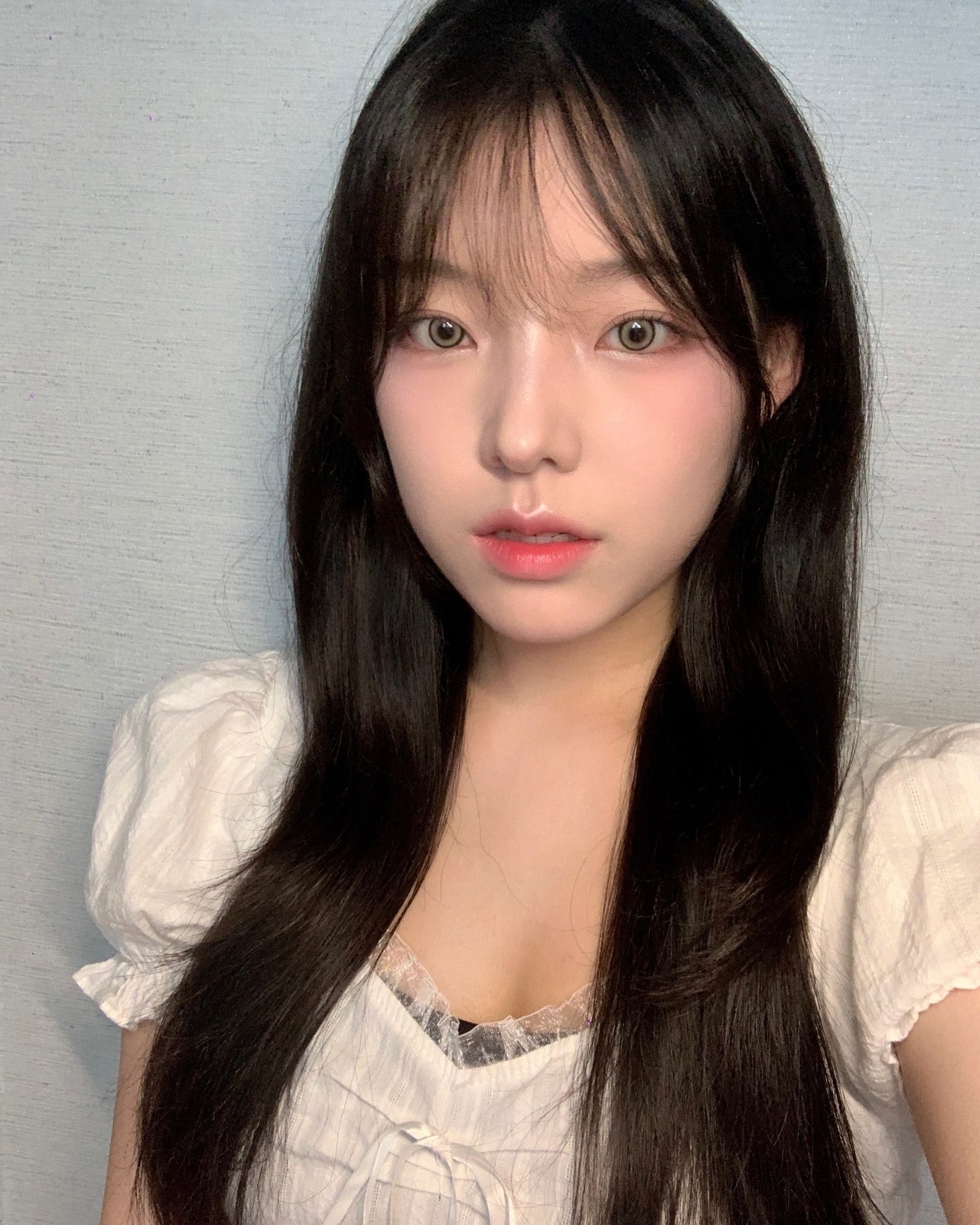 포인트로 사용하기 넘 예쁜 렌즈 ••🫰
역시 마이피픈,, 어두운 눈동자에서도 또렷하게 잘 보인당👀🤍

#마이피픈 #헤이킴 #Y2K #헤이킴피오니블론드 #컬러렌즈 #페스티벌 #체육대회 #렌즈추천 #제품협찬